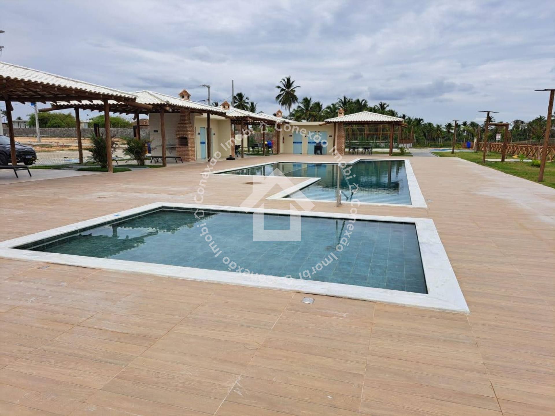 Lote com Vista para o Mar à Venda no Condomínio Mares Maluí na Barra dos Coqueiros – 200m² com Acesso à Praia