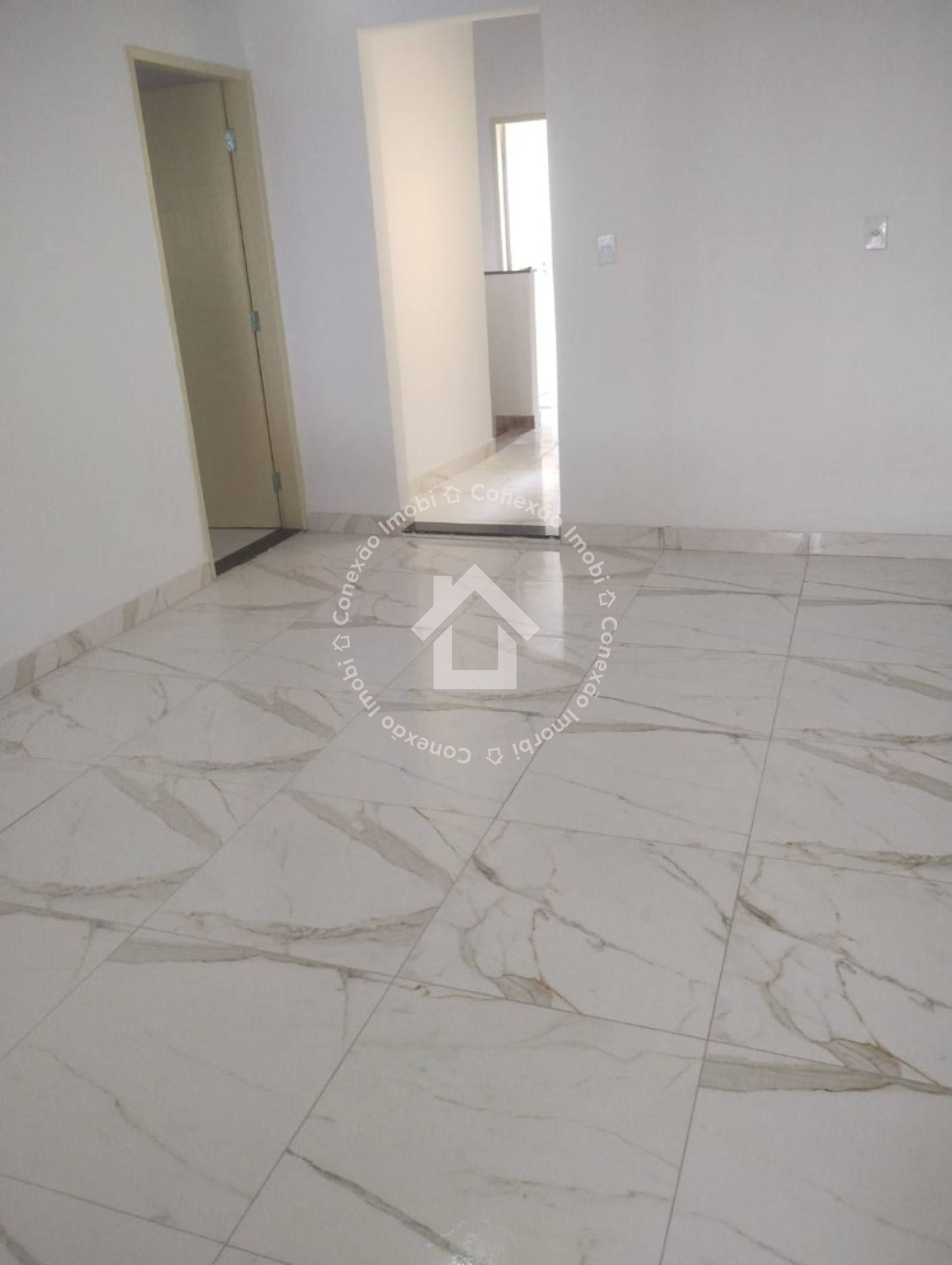 Casa Reformada à Venda no Bairro Luzia – 5 Quartos | 3 Suítes | Próxima à Av. Adélia Franco