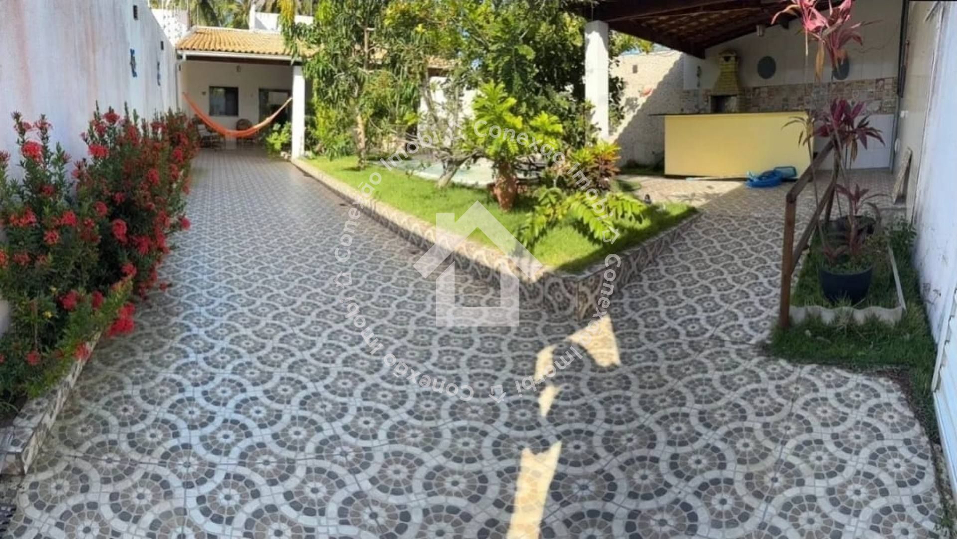 Casa à venda no Bairro Mosqueiro | 3 Quartos com Suíte, Piscina, Área Gourmet e Garagem para 3 Carros