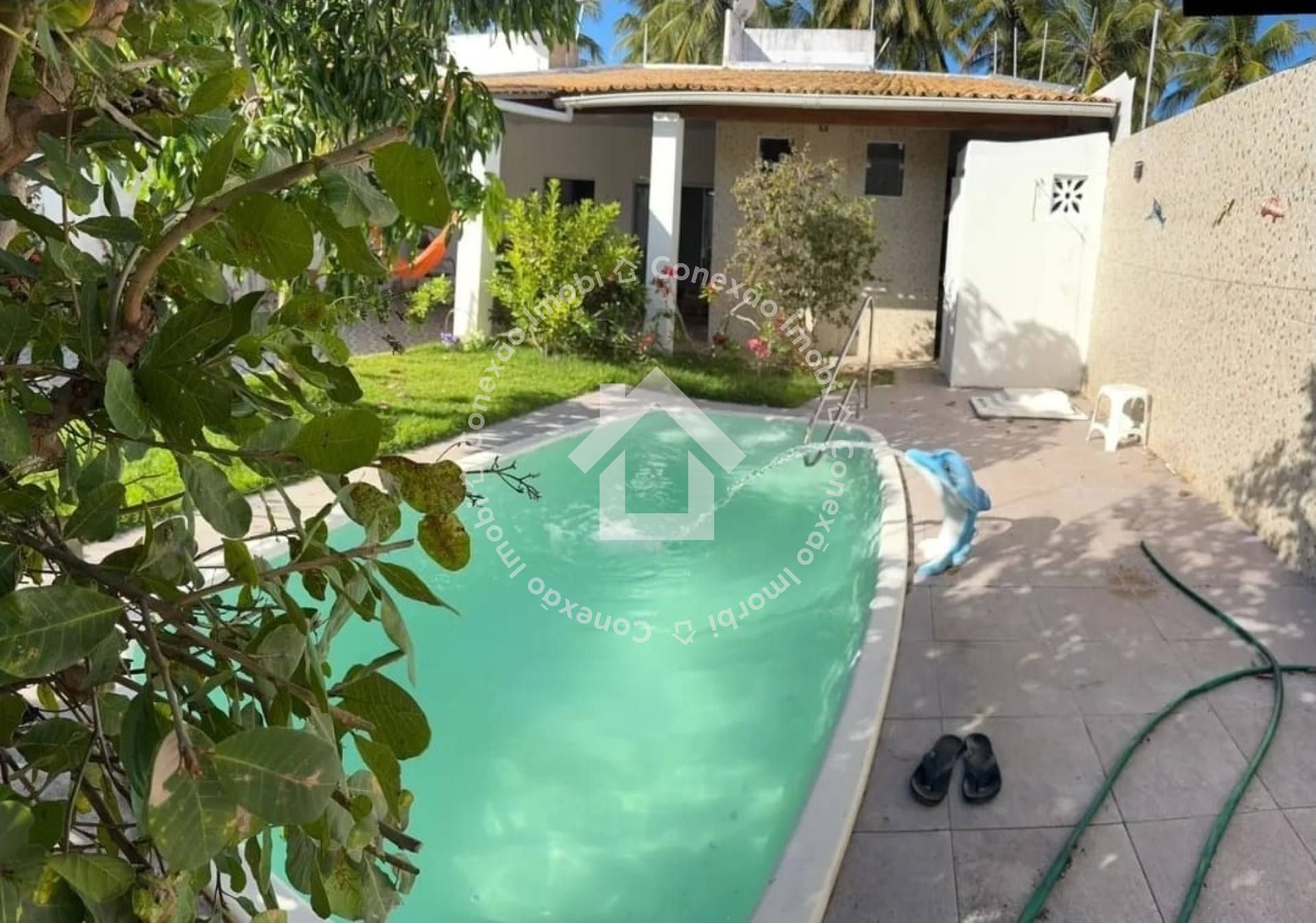 Casa à venda no Bairro Mosqueiro | 3 Quartos com Suíte, Piscina, Área Gourmet e Garagem para 3 Carros