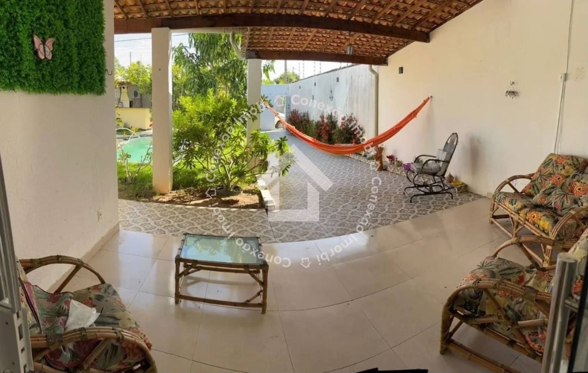 Casa à venda no Bairro Mosqueiro | 3 Quartos com Suíte, Piscina, Área Gourmet e Garagem para 3 Carros