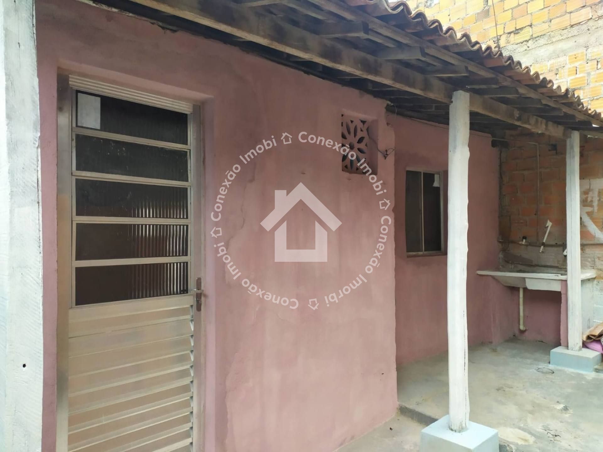 Casa à venda no Eduardo Gomes – 2 quartos, escritura e ótima localização próxima ao Porto Poxim.