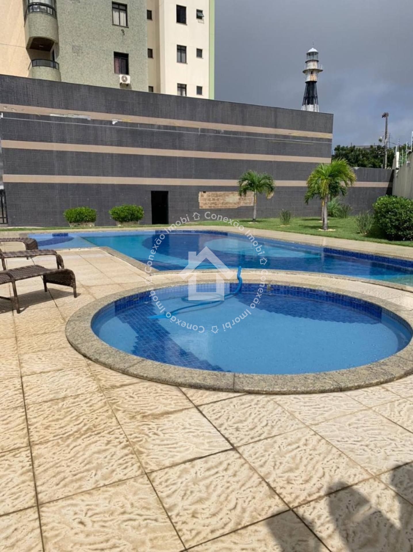 Apartamento à venda no Edifício Residencial Mirante na Farolândia – 3 quartos, suíte com varanda e 2 vagas de garagem (139 m ²)m²