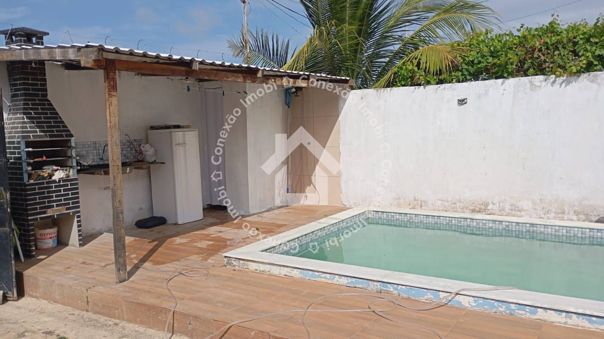 Casa duplex à venda na Praia da Caueira – 4 quartos, amplo espaço, 2 pavimentos e excelente área de lazer perto do mar
