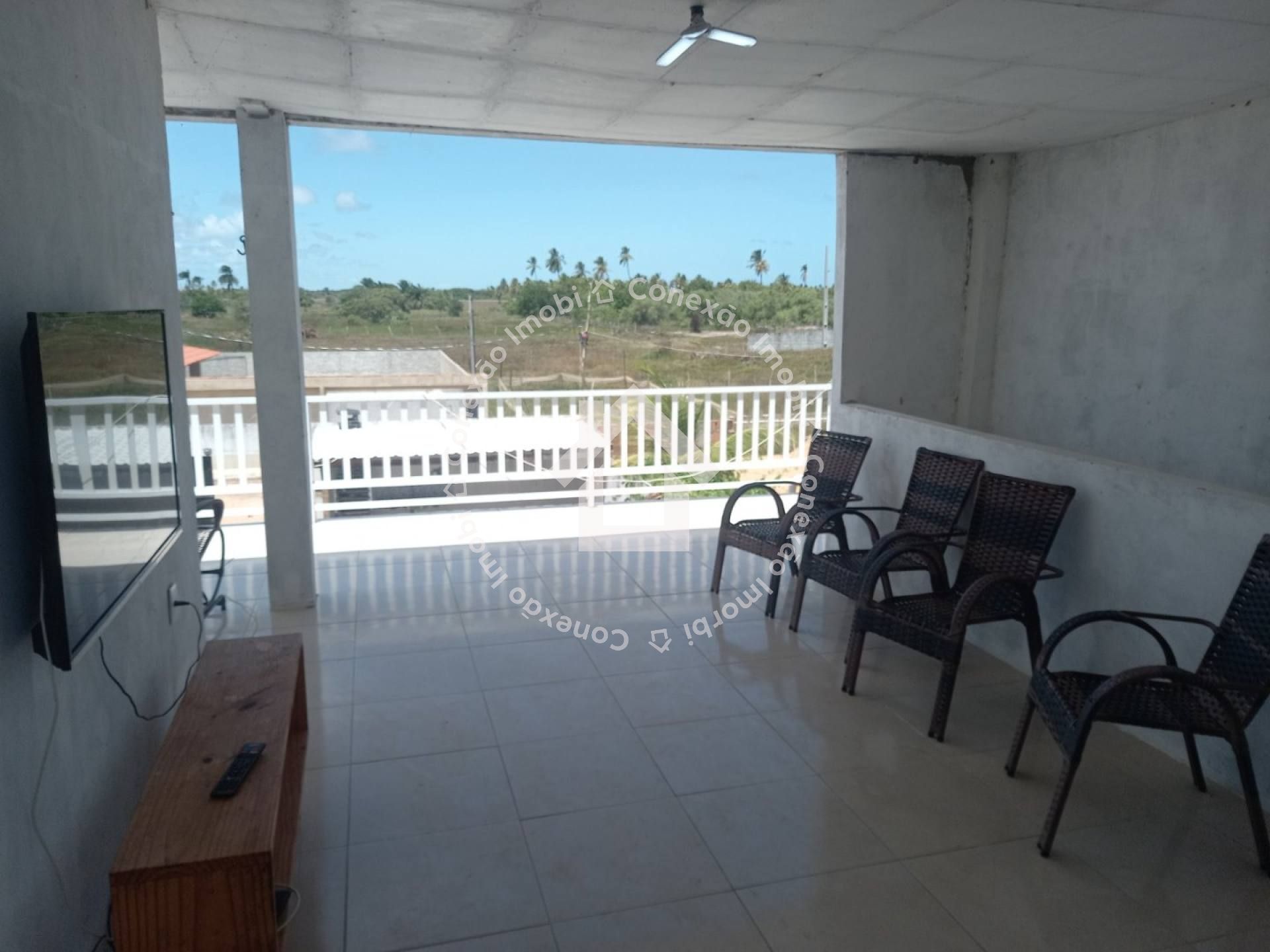 Casa duplex à venda na Praia da Caueira – 4 quartos, amplo espaço, 2 pavimentos e excelente área de lazer perto do mar