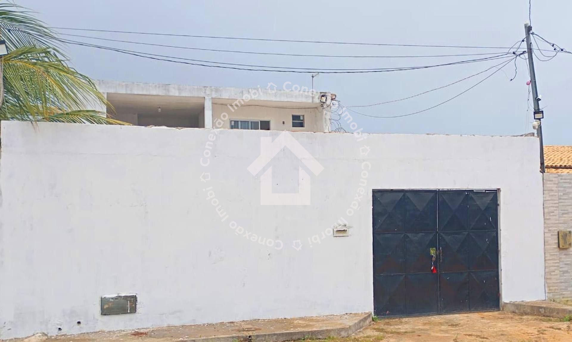 Casa duplex à venda na Praia da Caueira – 4 quartos, amplo espaço, 2 pavimentos e excelente área de lazer perto do mar