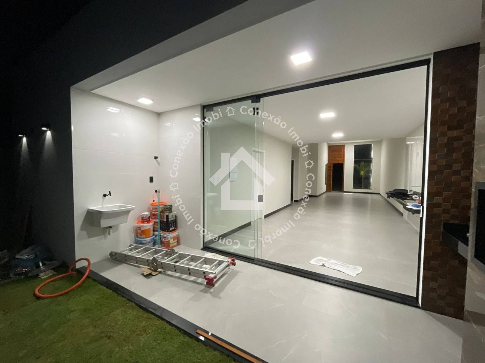 Casa Térrea em Condomínio Padang Beach Residence com 3 Quartos, Suíte, 140 m² Construídos, 3 Vagas e Acesso à Praia