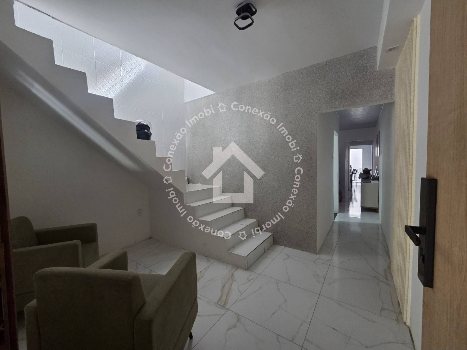 Casa à venda no Dom Luciano com 3 quartos, suíte, varanda e excelente localização próxima a comércios