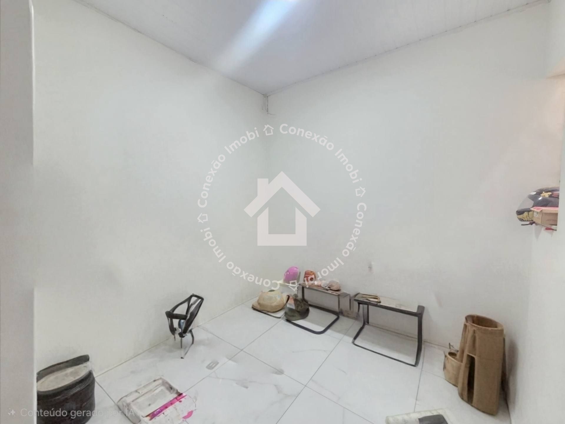 Casa à venda no Dom Luciano com 3 quartos, suíte, varanda e excelente localização próxima a comércios