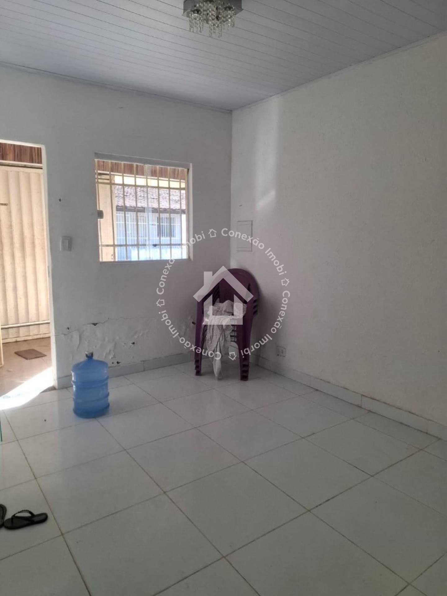 Casa à venda de 3 Quartos com Suíte na Caueira – Porteira Fechada