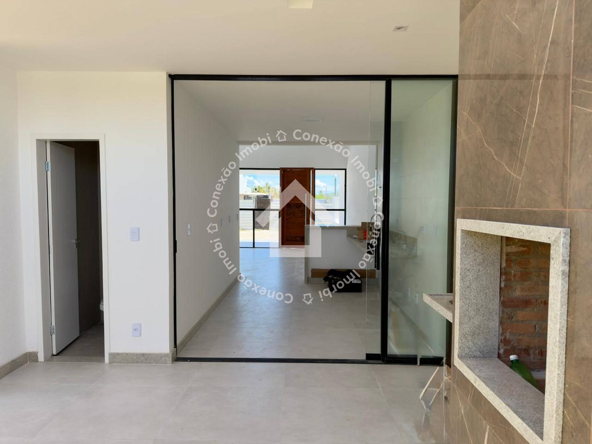 Casa Alto Padrão no Condomínio Padang - Na Barra dos Coqueiros |  Fachada Moderna e Acabamento de Alto Padrão