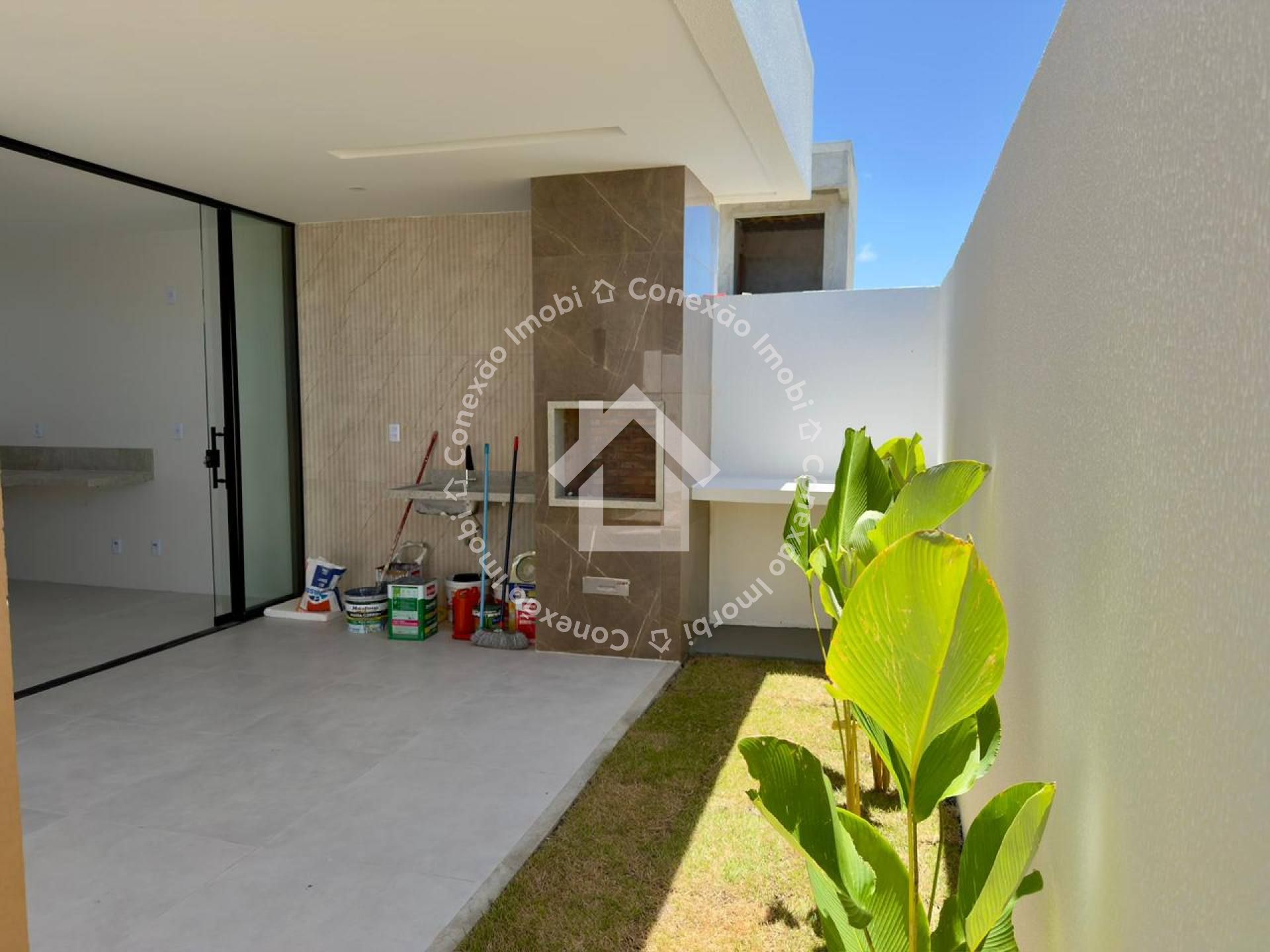 Casa Alto Padrão no Condomínio Padang - Na Barra dos Coqueiros |  Fachada Moderna e Acabamento de Alto Padrão