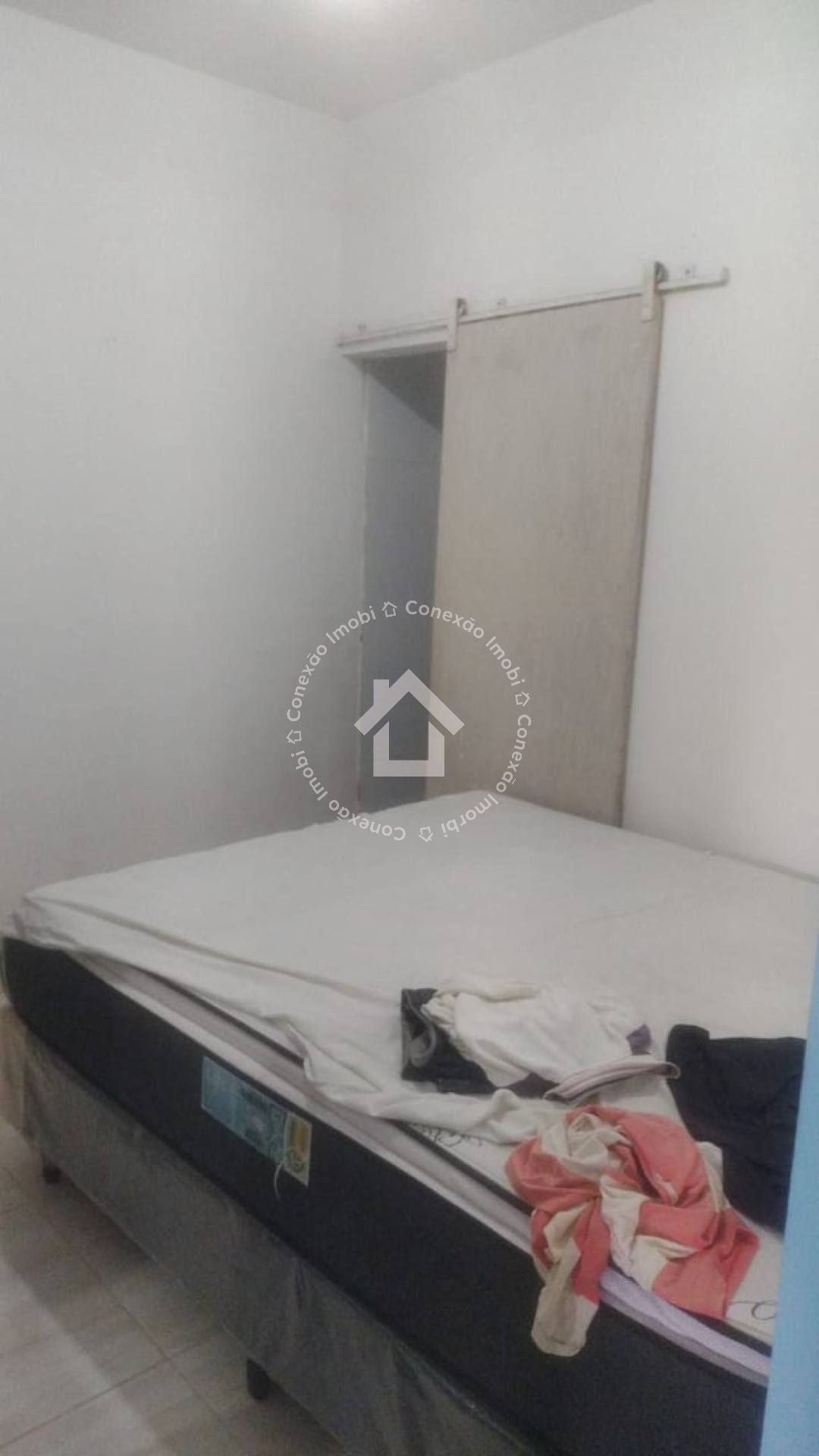 Casa com Piscina e 4 Quartos à Venda Próxima ao Prainhas Bar