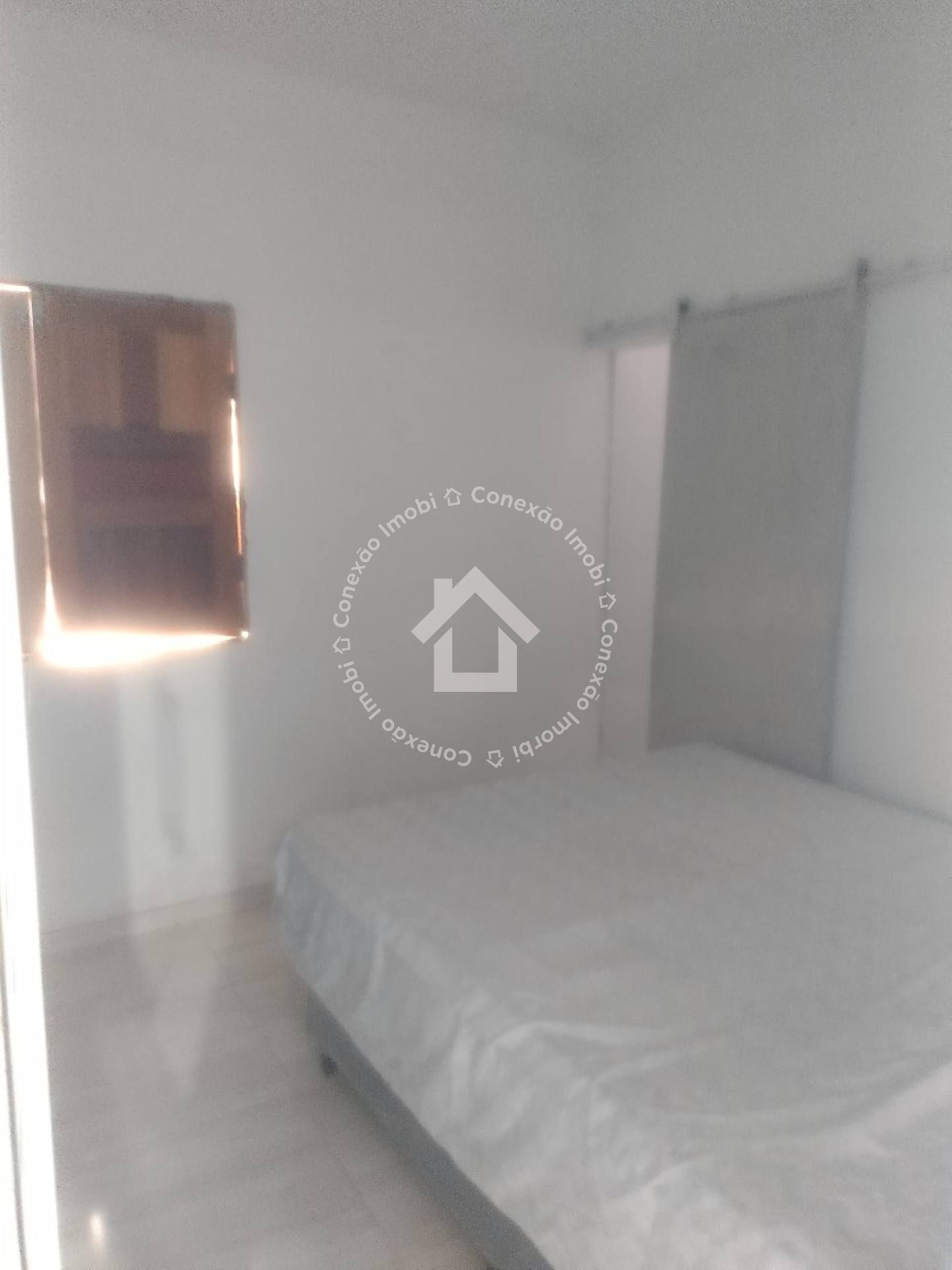 Casa com Piscina e 4 Quartos à Venda Próxima ao Prainhas Bar