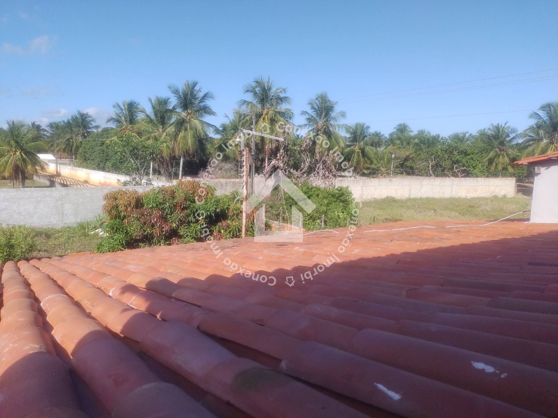 Casa com Piscina e 4 Quartos à Venda Próxima ao Prainhas Bar