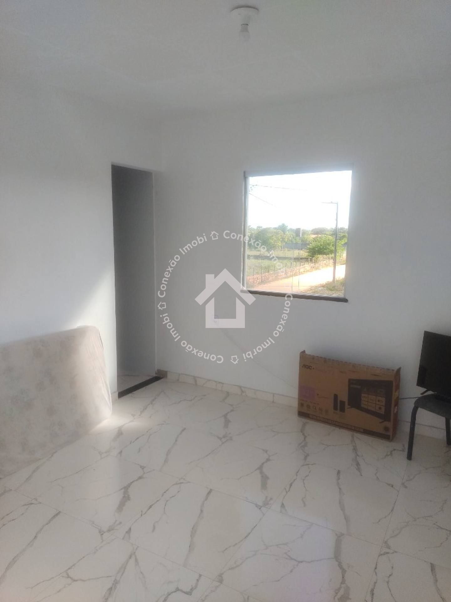 Casa com Piscina e 4 Quartos à Venda Próxima ao Prainhas Bar