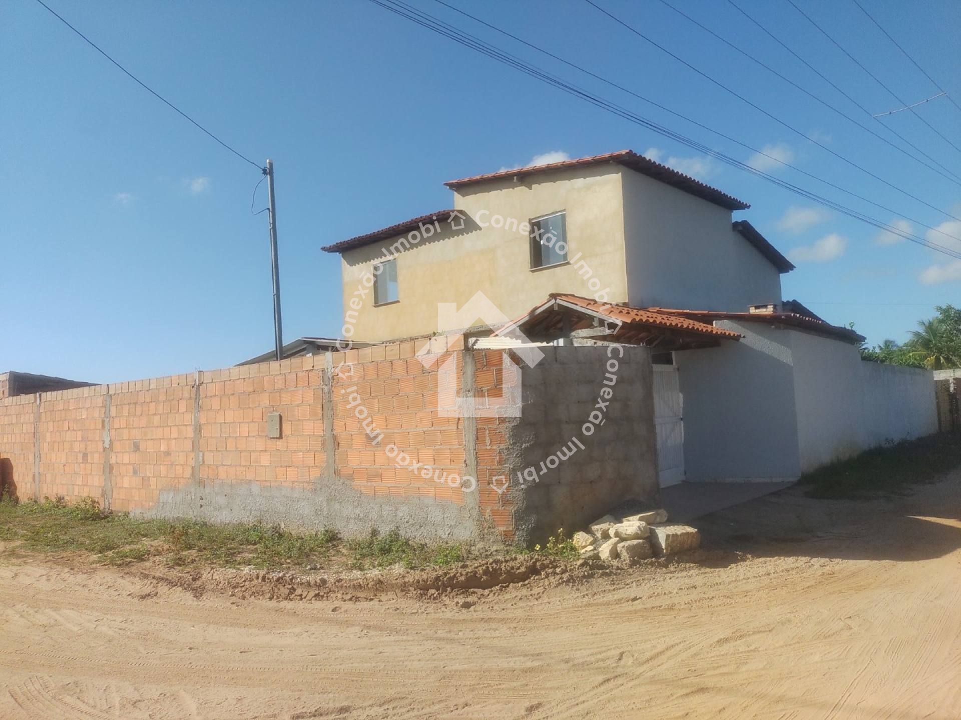 Casa com Piscina e 4 Quartos à Venda Próxima ao Prainhas Bar