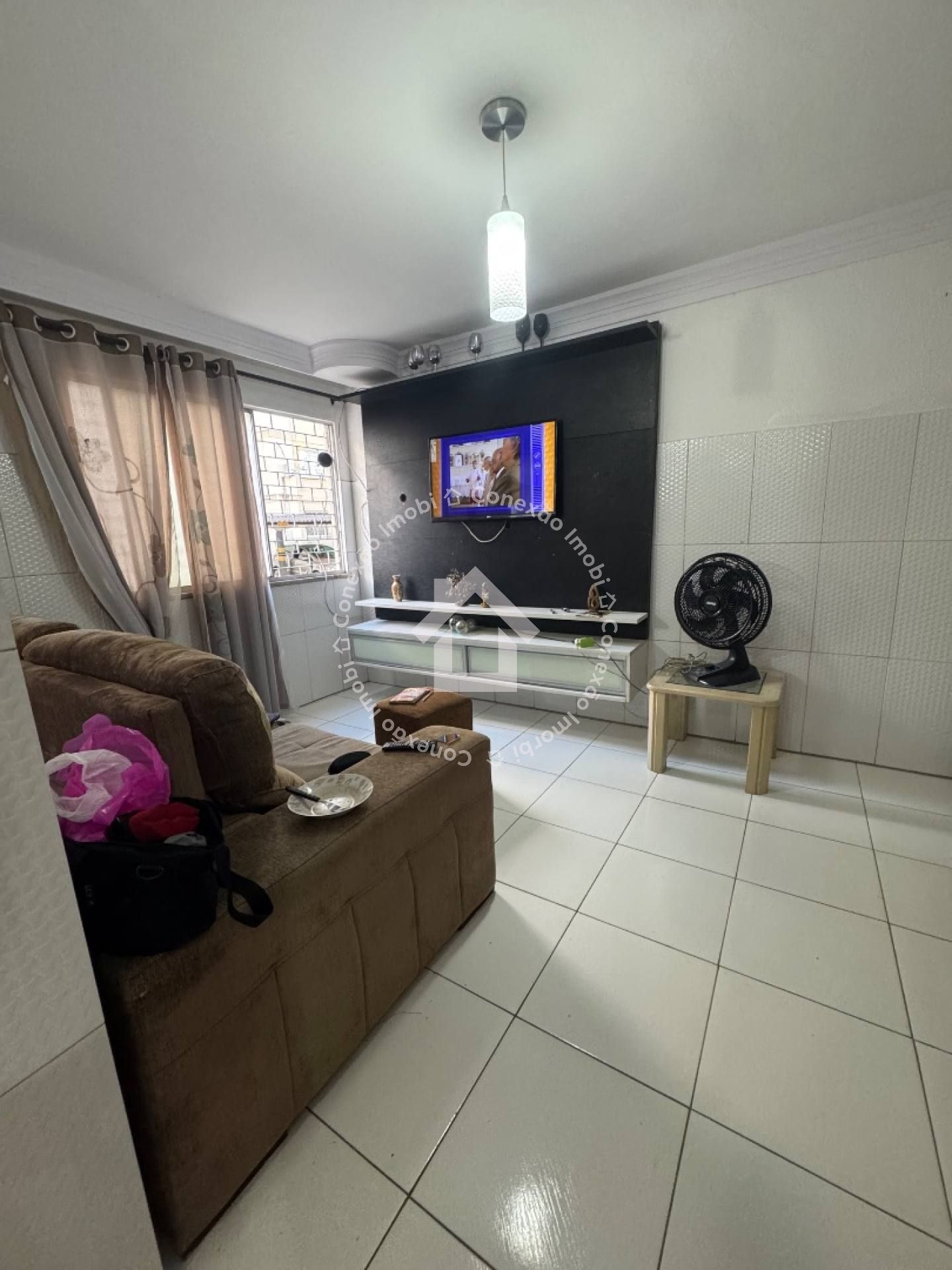 Apartamento à Venda no Condomínio Eucalyptus, na Tancredo Neves, Térreo Reformado com 2 quartos | Sombra Total e Excelente Localização