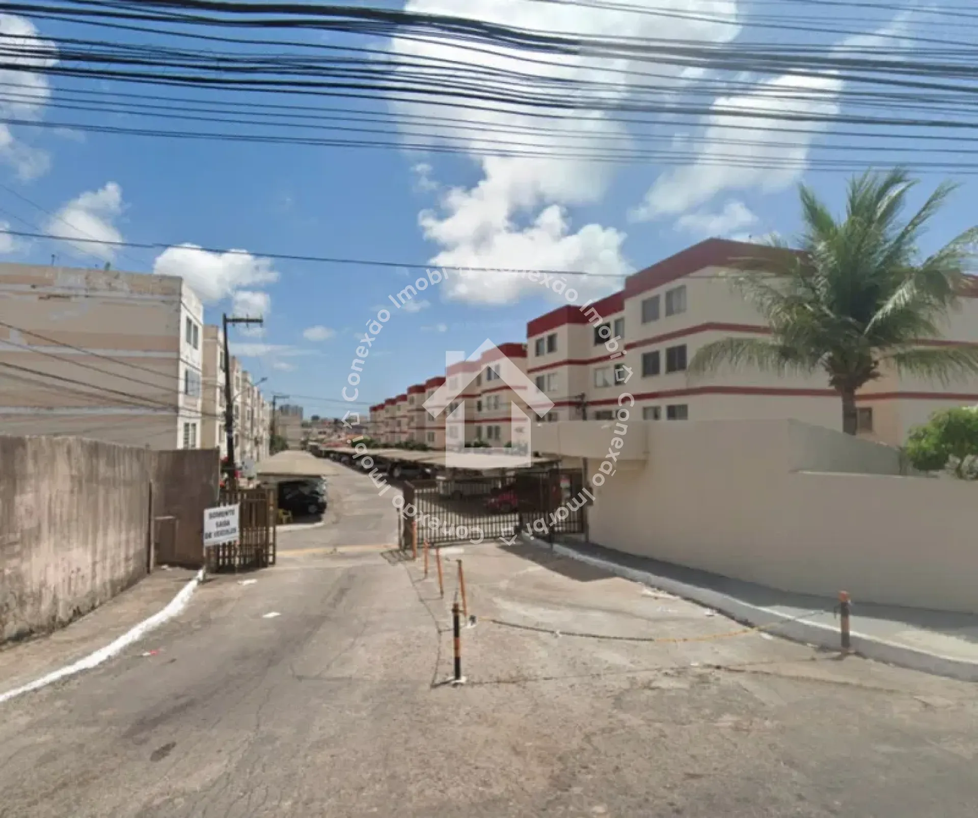 Apartamento à Venda no Condomínio Eucalyptus, na Tancredo Neves, Térreo Reformado com 2 quartos | Sombra Total e Excelente Localização