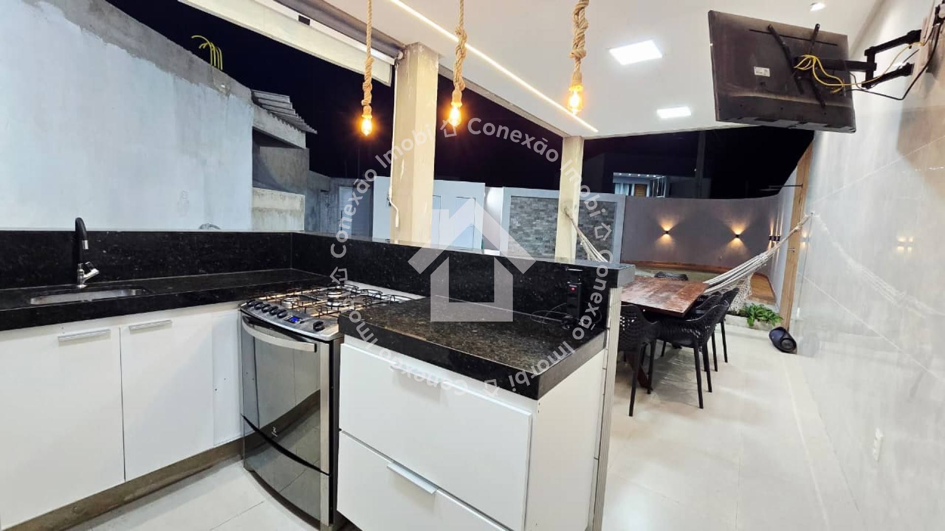 Casa Alto Padrão no Luar da Barra: Com Espaço Gourmet e Quintal Amplo na Barra dos Coqueiros