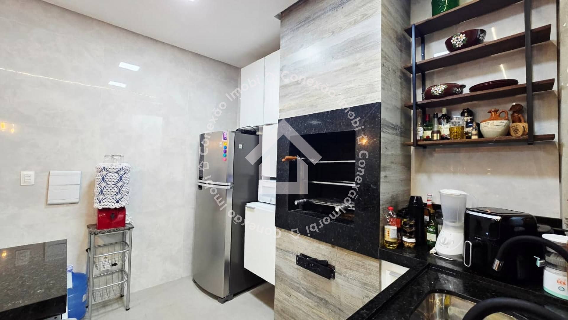 Casa Alto Padrão no Luar da Barra: Com Espaço Gourmet e Quintal Amplo na Barra dos Coqueiros