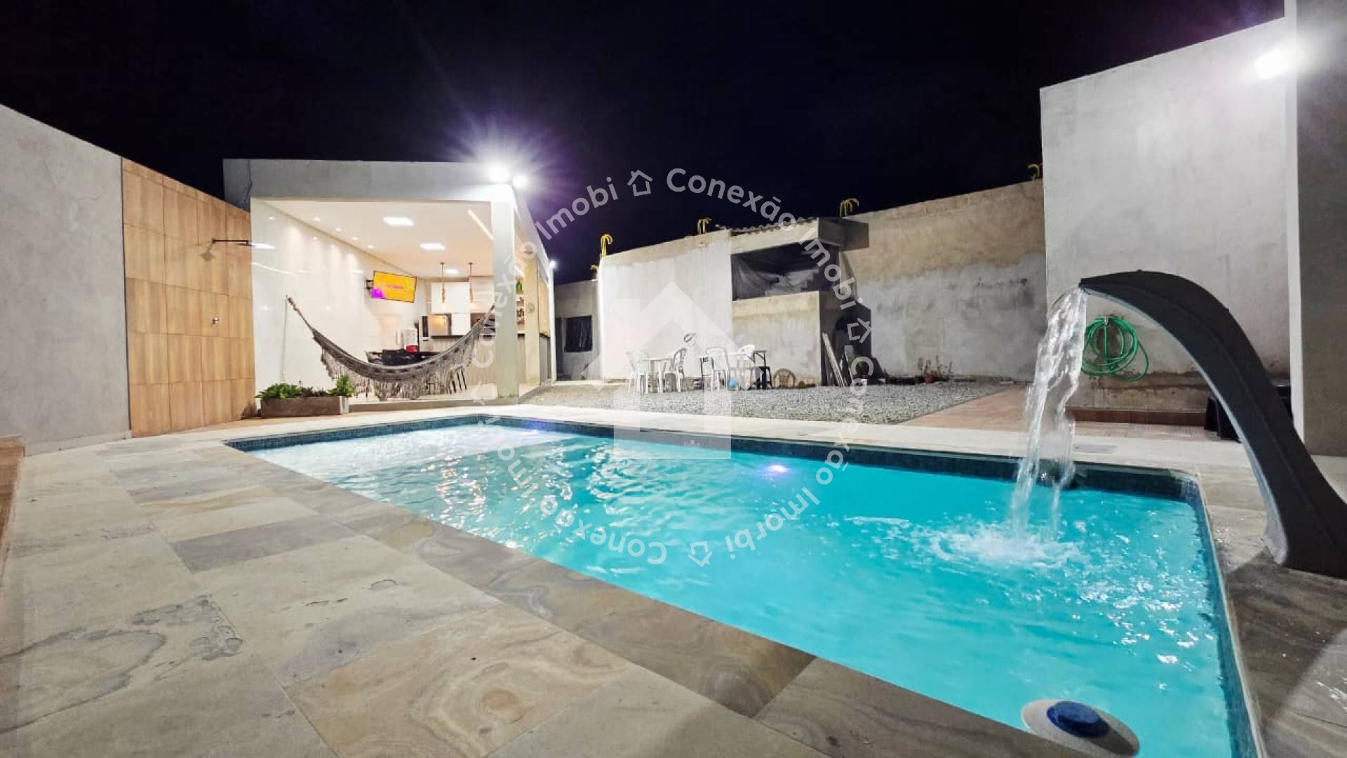 Casa Alto Padrão no Luar da Barra: Com Espaço Gourmet e Quintal Amplo na Barra dos Coqueiros