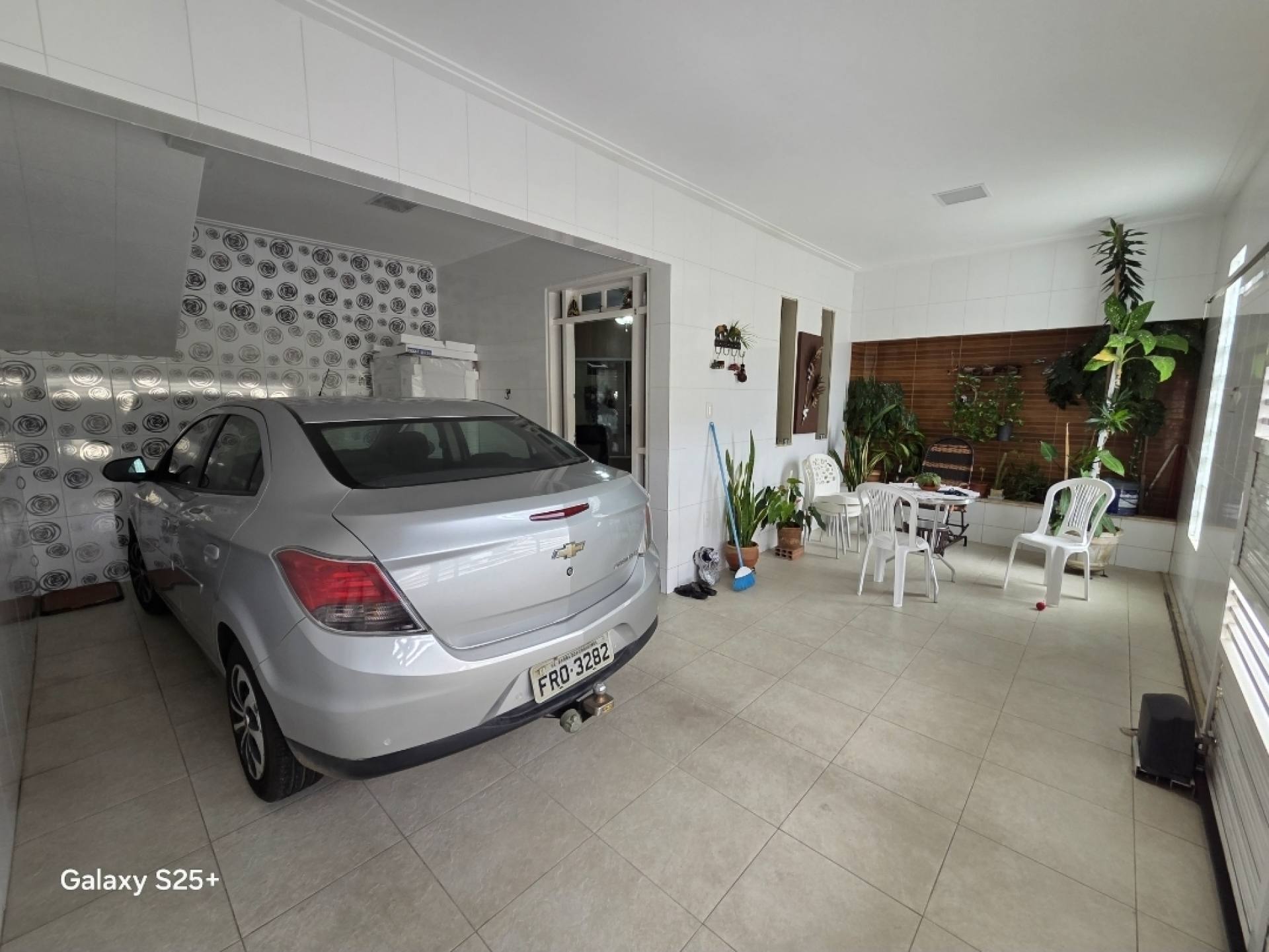 Casa em via pública com 2 pavimentos, 4 quartos, sendo 1 suíte e 2 semi suite  na Barra dos Coqueiros