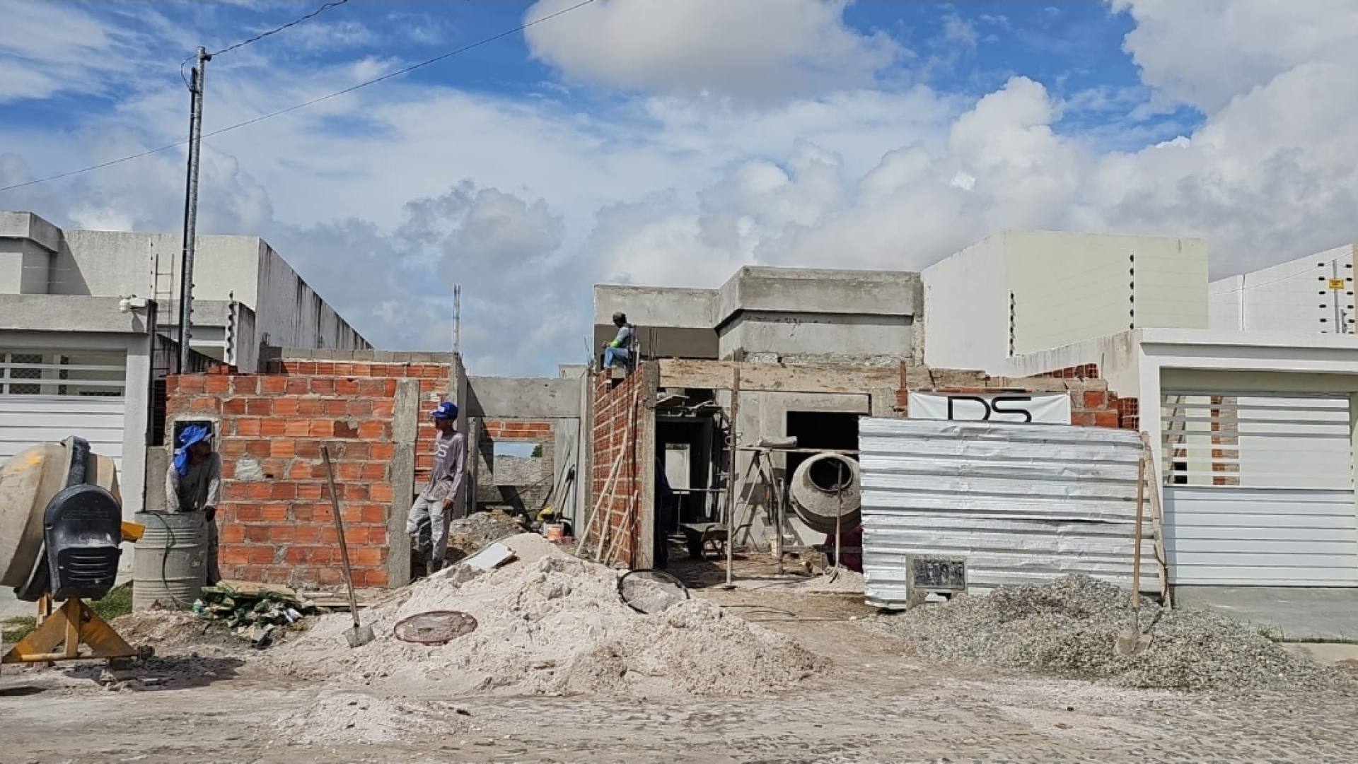 Casa para venda com 2 quartos sendo 1 suite na Barra dos Coqueiros