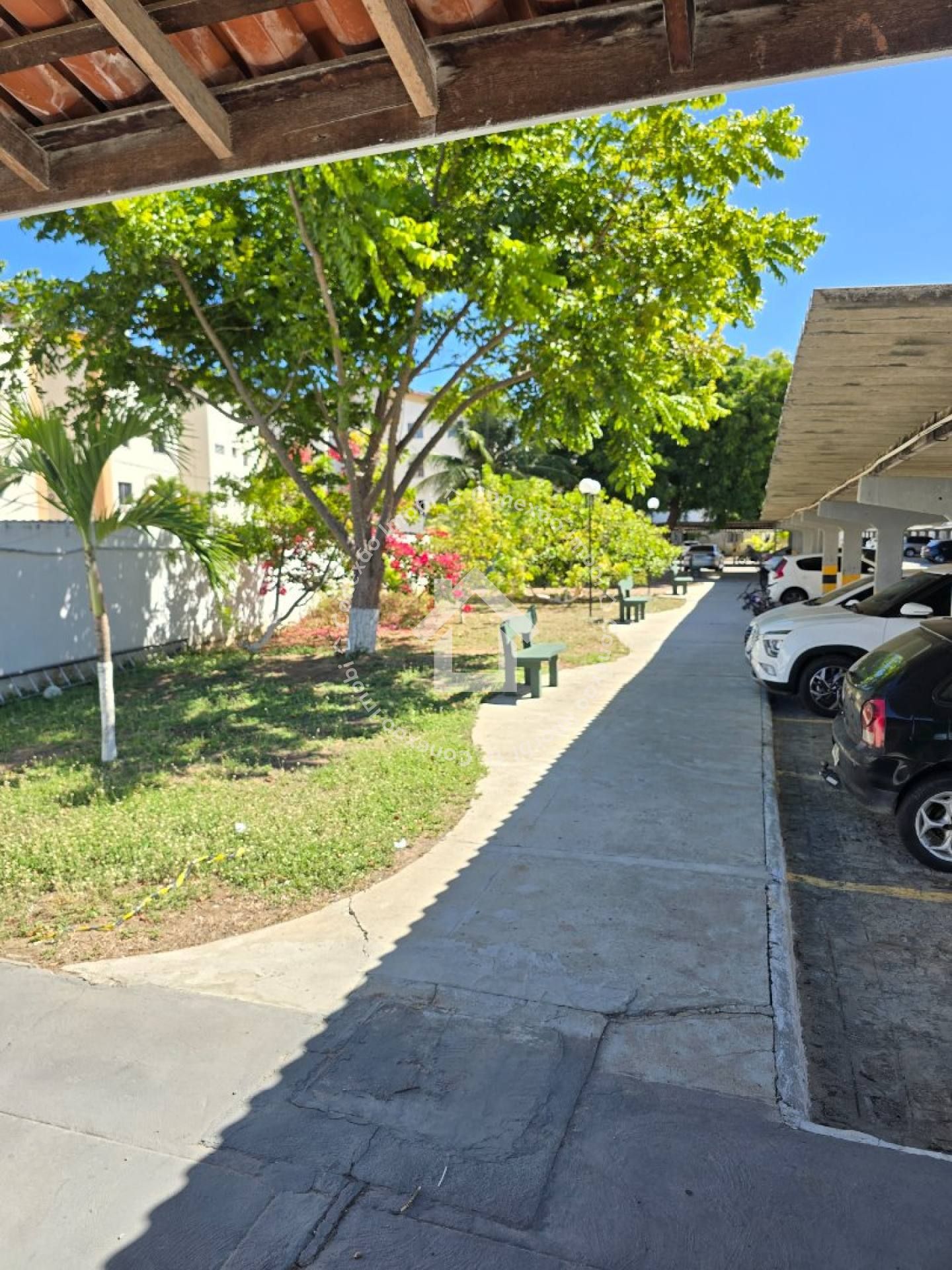 Apartamento à venda no Condomínio Portal da Barra com varanda, 3 quartos, vaga de garagem coberta e lazer completo