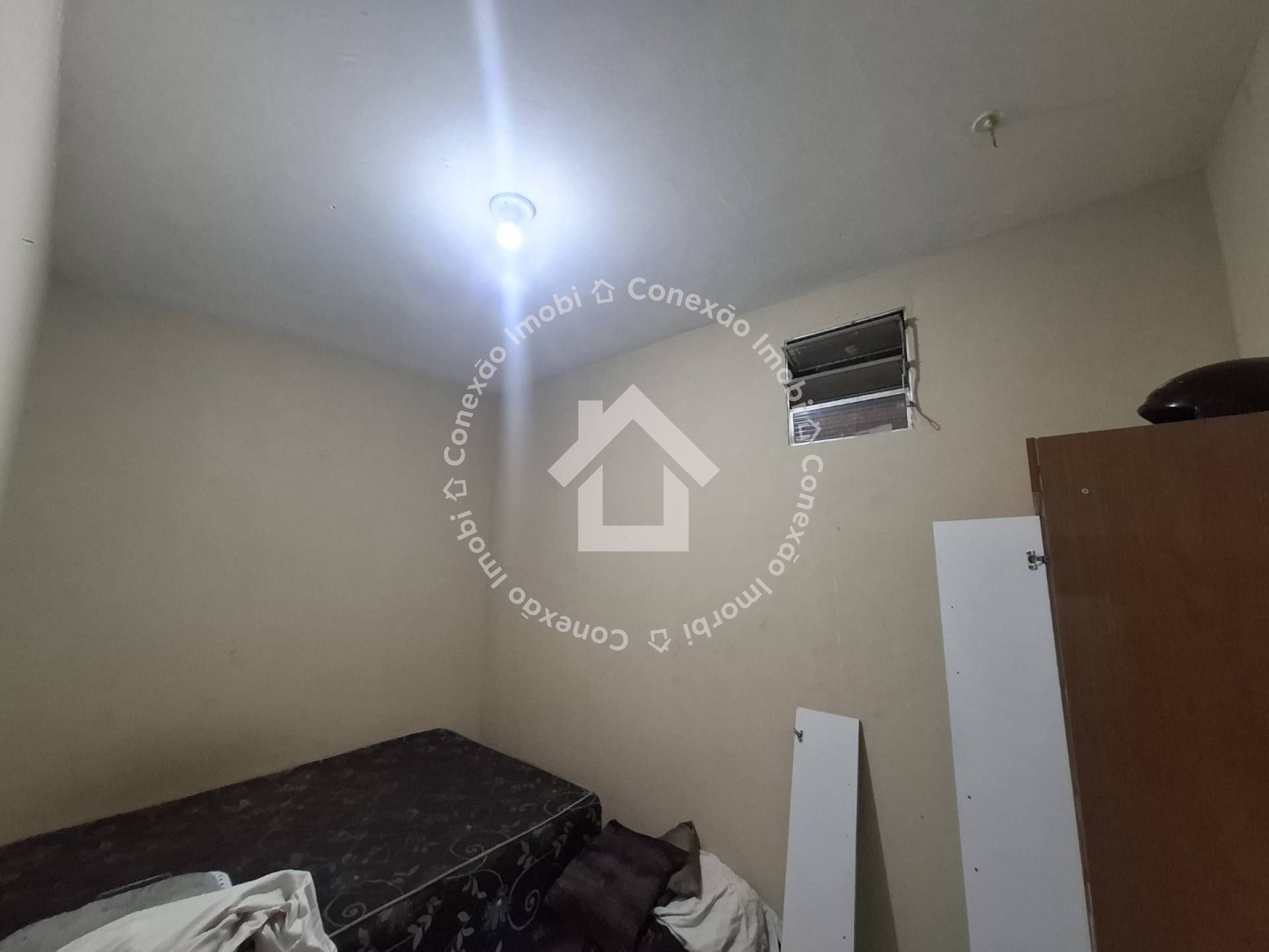 Imóvel Comercial e Residencial à Venda no Bugio | 2 Pavimentos com Galpões e Casas