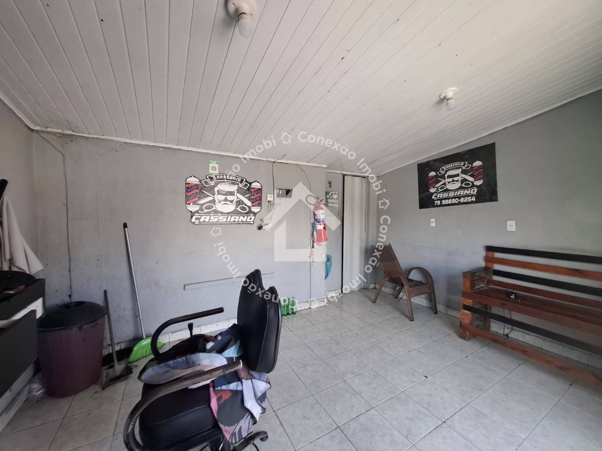 Casa à venda com ponto comercial no Santos Dumont em avenida principal | Ideal para investimento