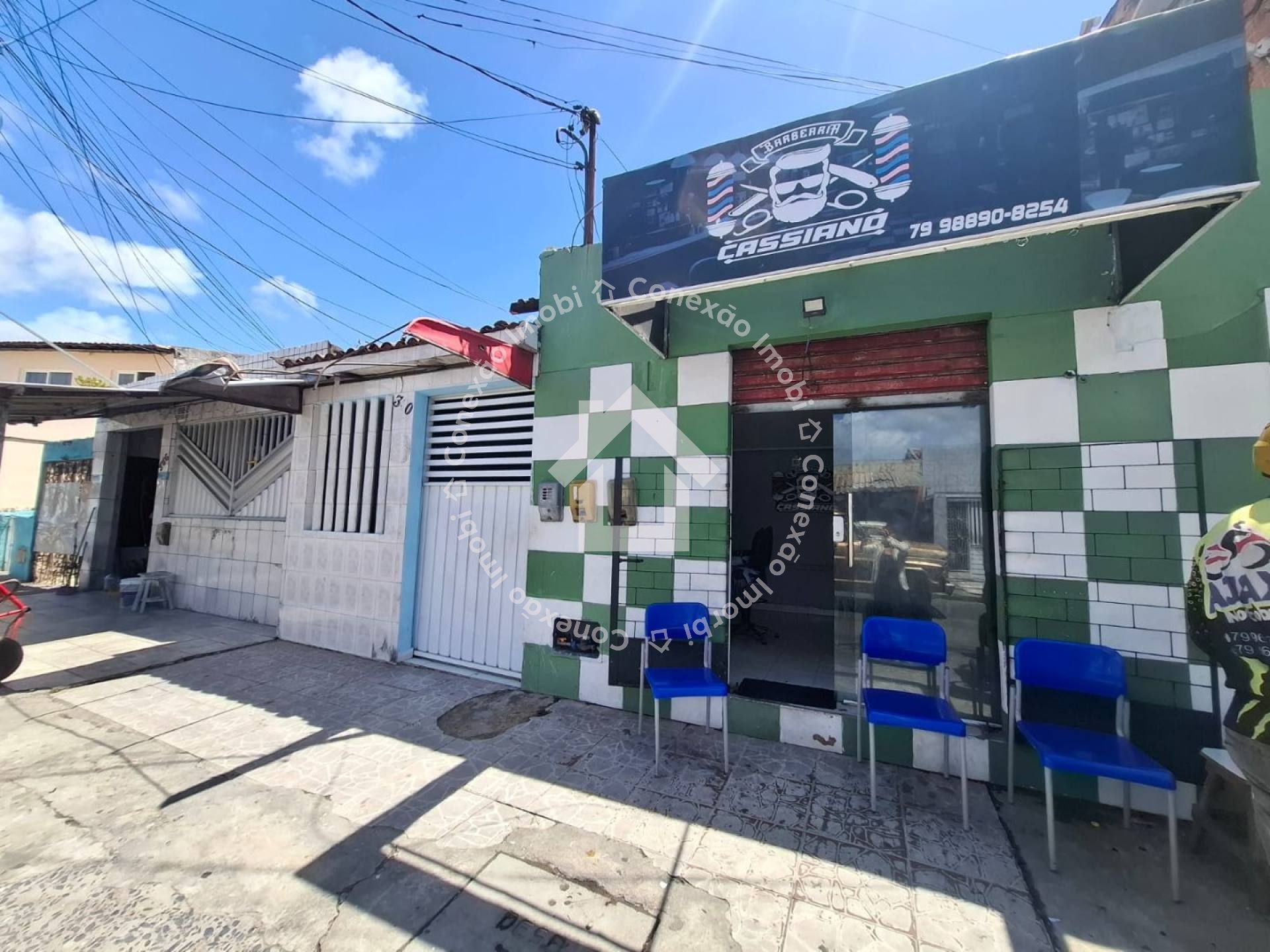Casa à venda com ponto comercial no Santos Dumont em avenida principal | Ideal para investimento