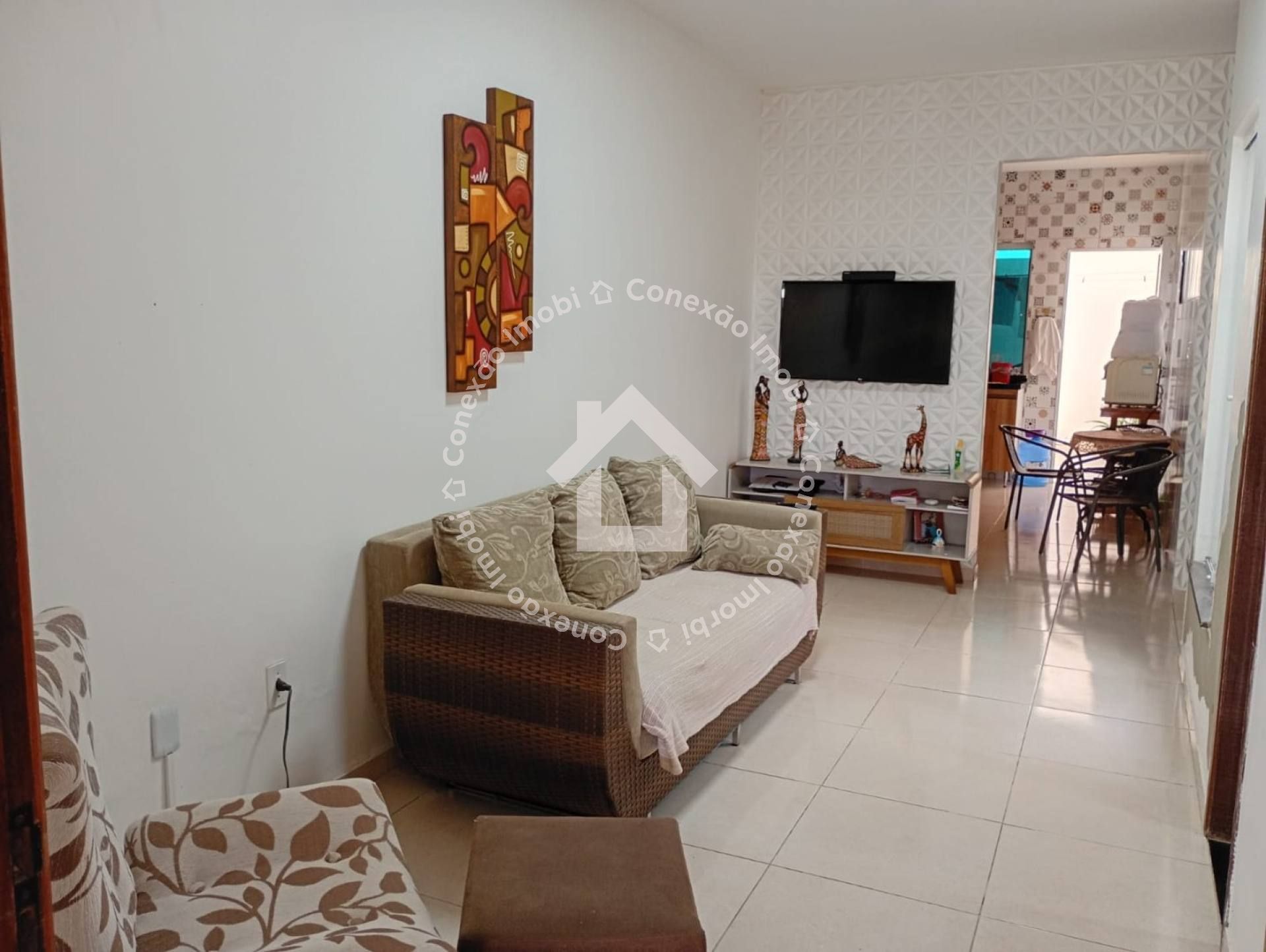 Oportunidade! Casa no São Brás à venda com sala de estar e jantar, cozinha integrada, dois quartos sendo 01 suíte, 01 banheiro social, garagem e área gourmet