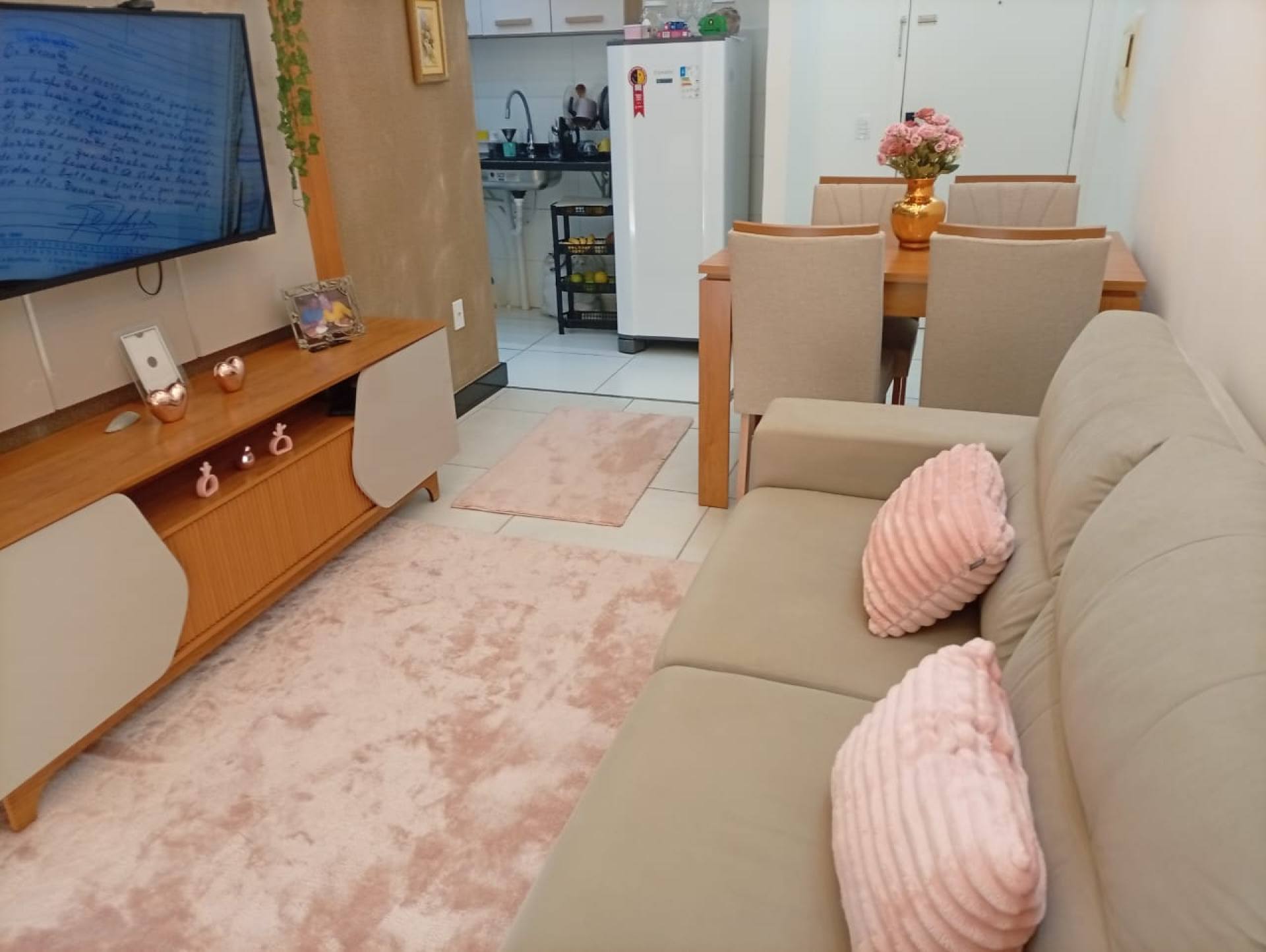 Apartamento mobiliado à venda no Cond. Vales do Sul no Marivan com 2 quartos, lazer completo e próximo à Praia de Aruana