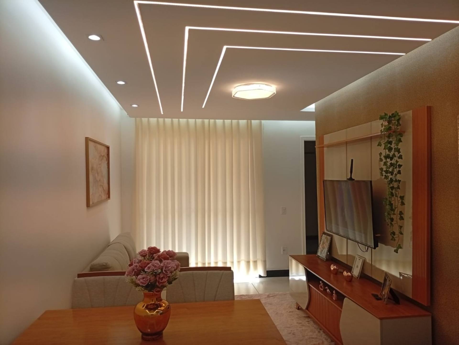 Apartamento mobiliado à venda no Cond. Vales do Sul no Marivan com 2 quartos, lazer completo e próximo à Praia de Aruana