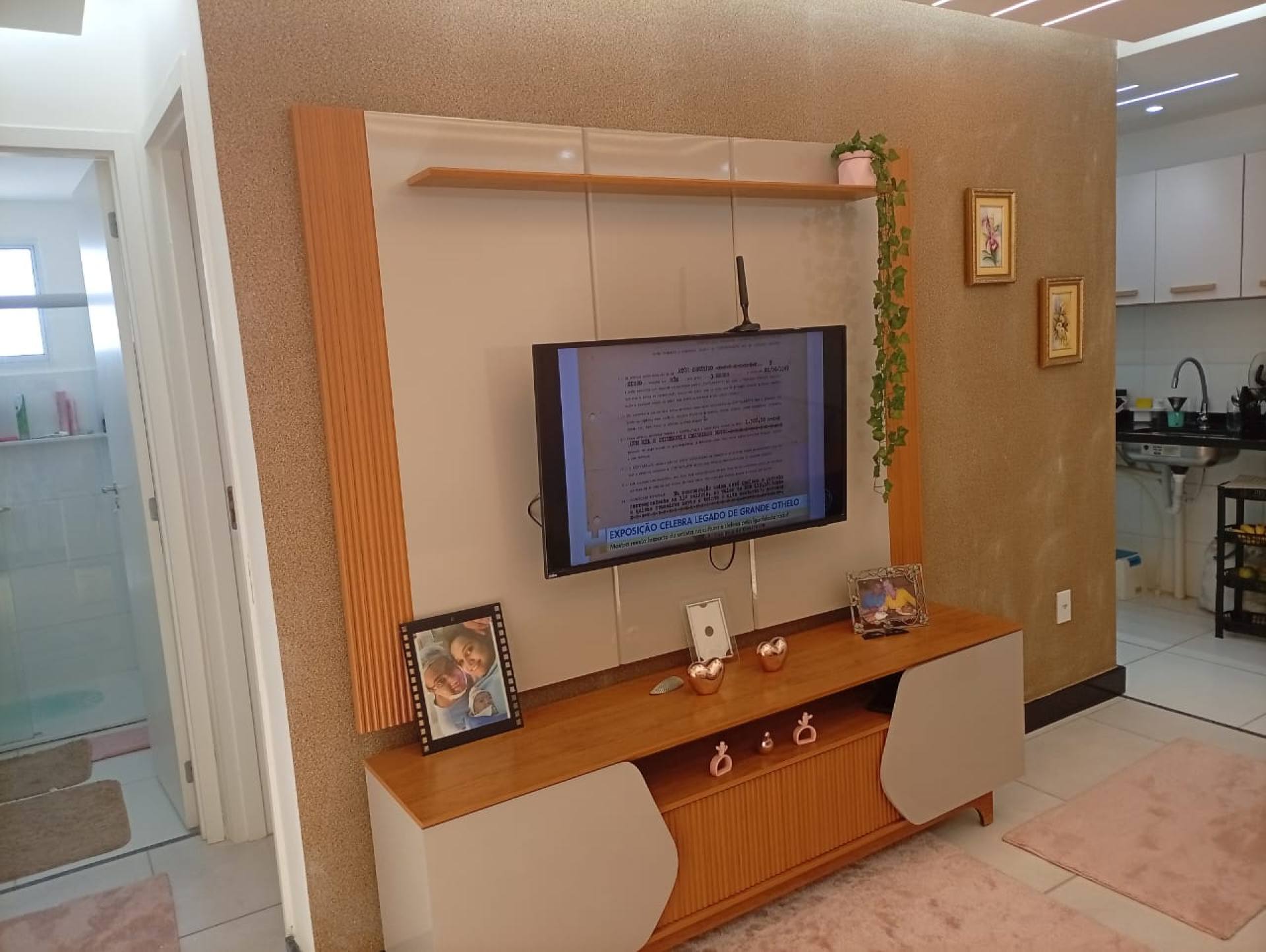 Apartamento mobiliado à venda no Cond. Vales do Sul no Marivan com 2 quartos, lazer completo e próximo à Praia de Aruana