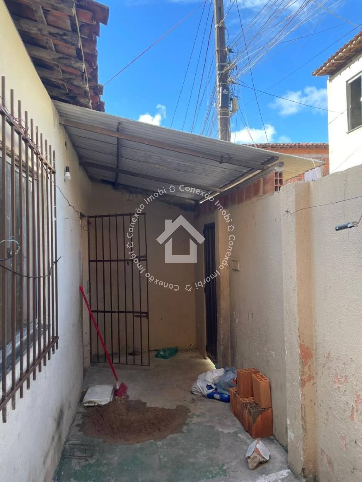 CASA À VENDA NO MARCOS FREIRE 3 COM 2 QUARTOS