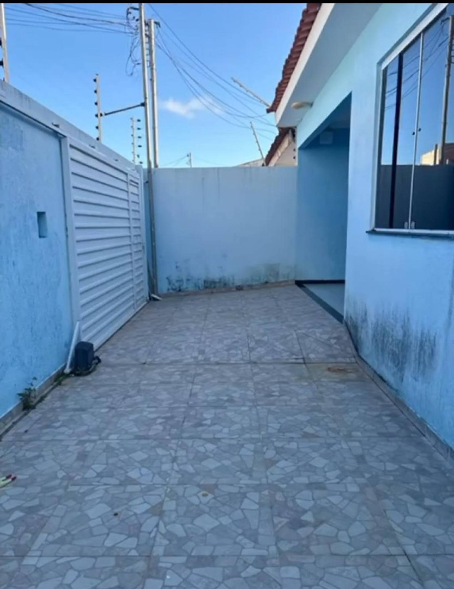 Casa á venda no Luzia com Piscina