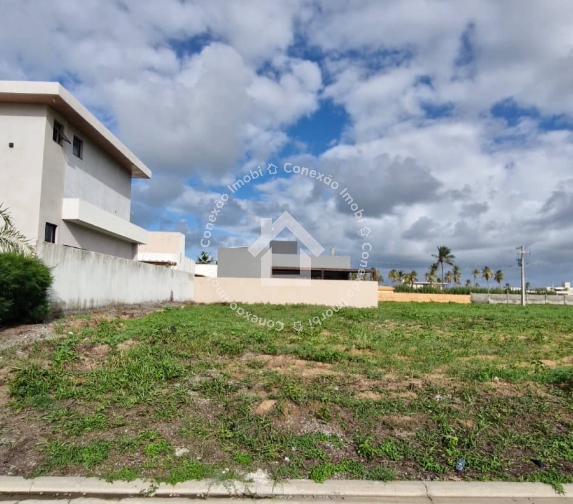 Terreno com 350m² à Venda no Condomínio Quintas da Barra, Sergipe