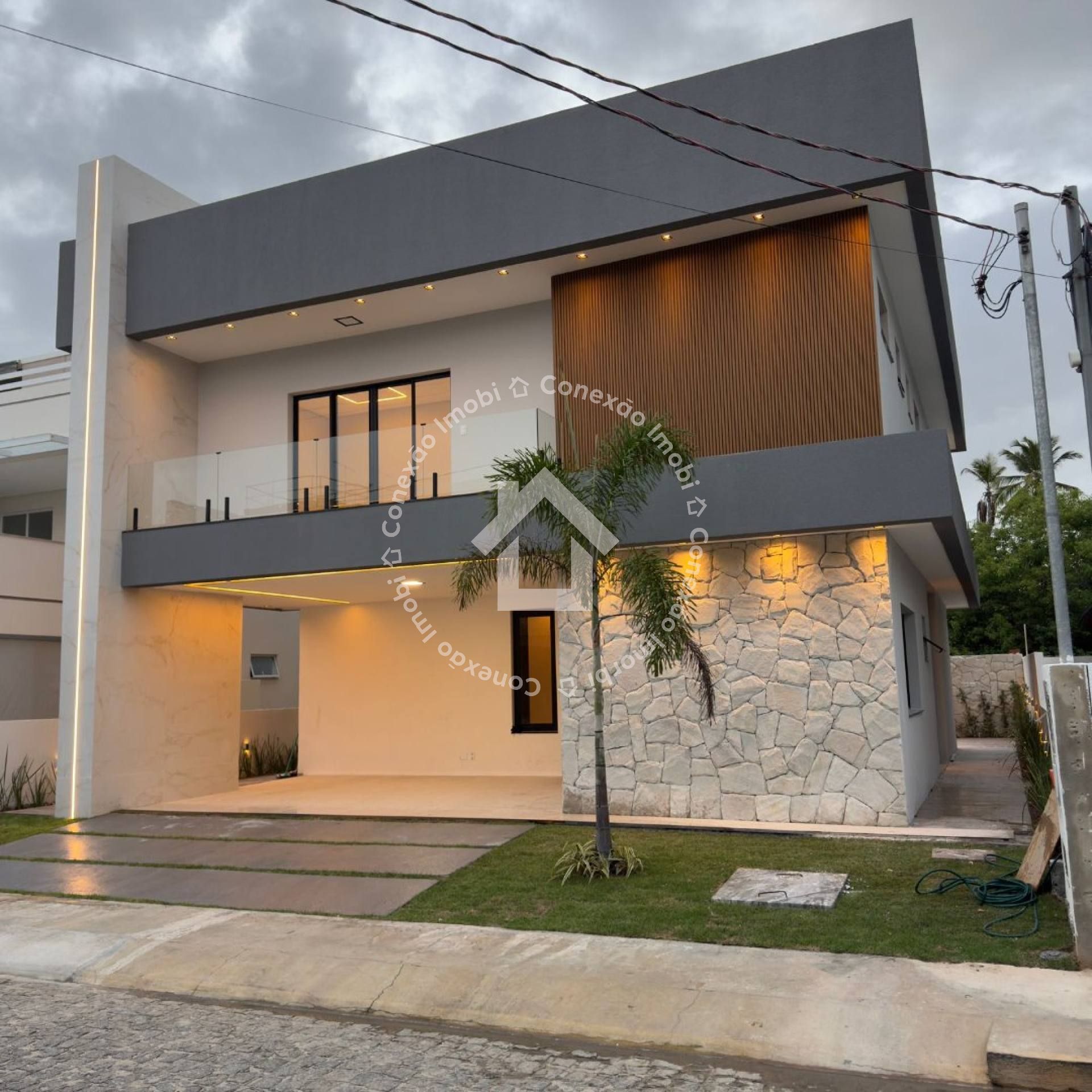 Casa Alto Padrão à Venda no Fragatta Aruana com 4 Quartos, Piscina e área gourmet.