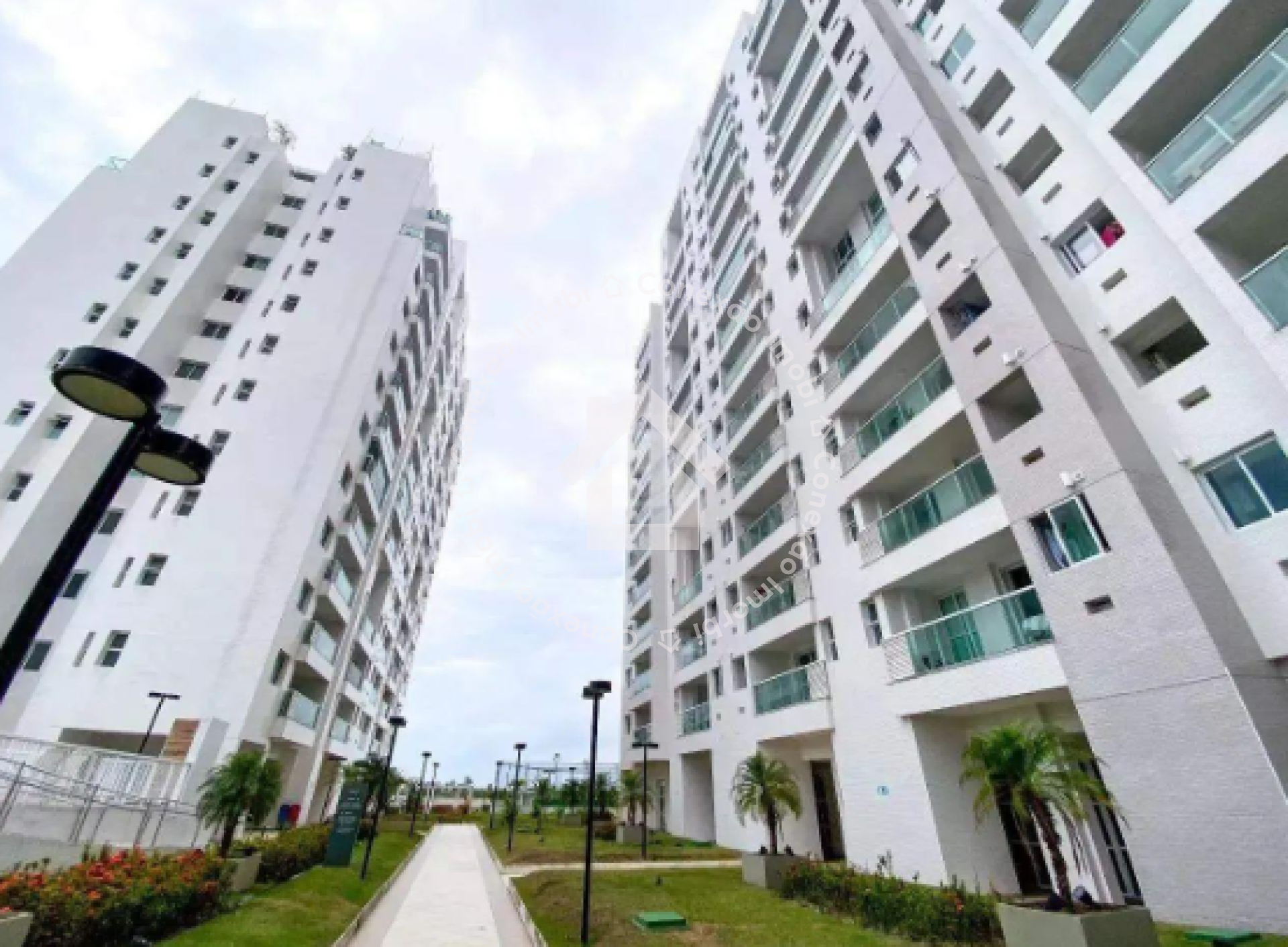 Apartamento reformado porteira fechada no Neo Residence à venda no bairro Jardins em Aracaju