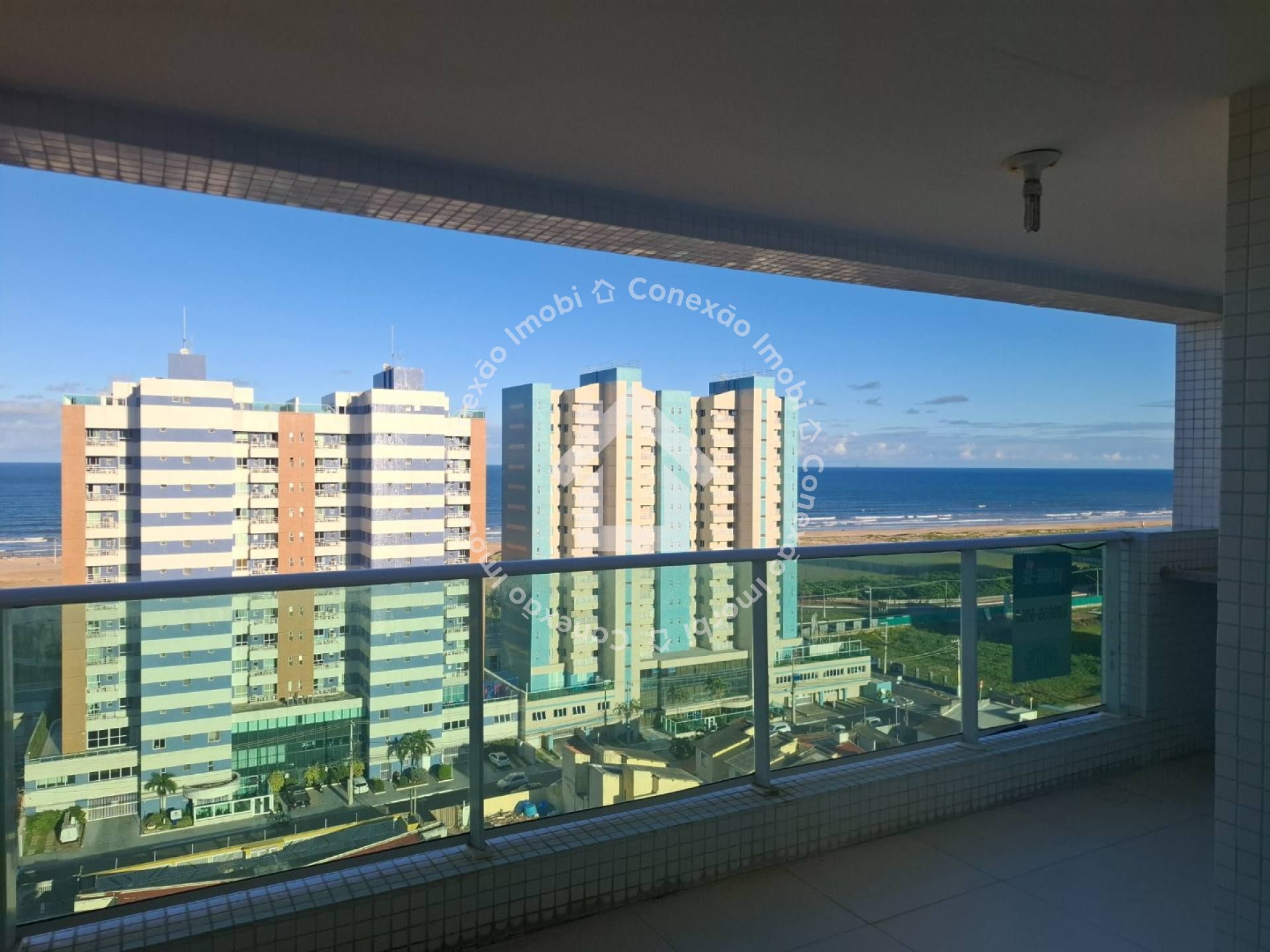 Apartamento à Venda no Brisa Marina na Atalaia com 3 Quartos, Varanda Gourmet e vista hidro panorâmica.