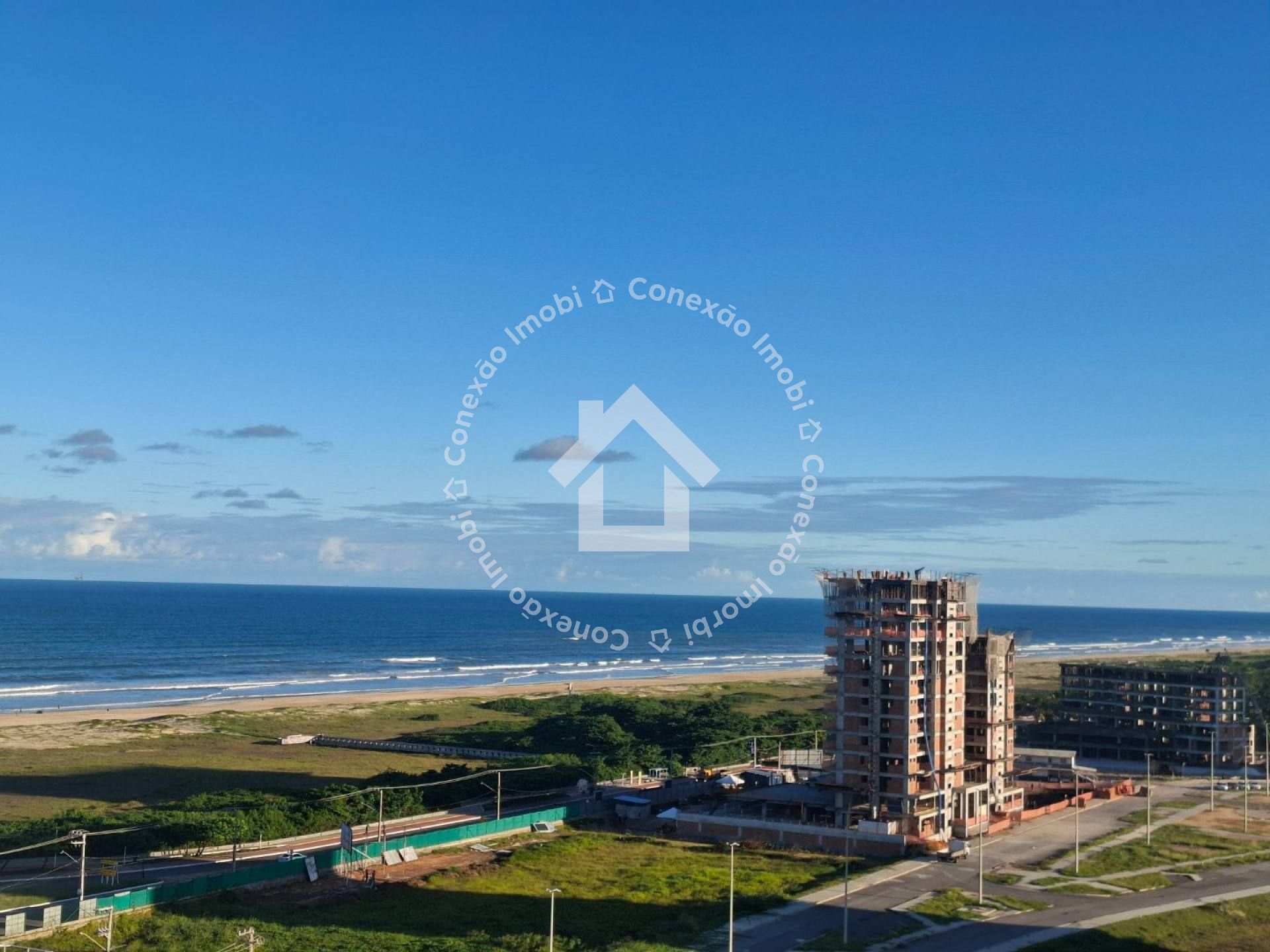 Apartamento à Venda no Brisa Marina na Atalaia com 3 Quartos, Varanda Gourmet e vista hidro panorâmica.
