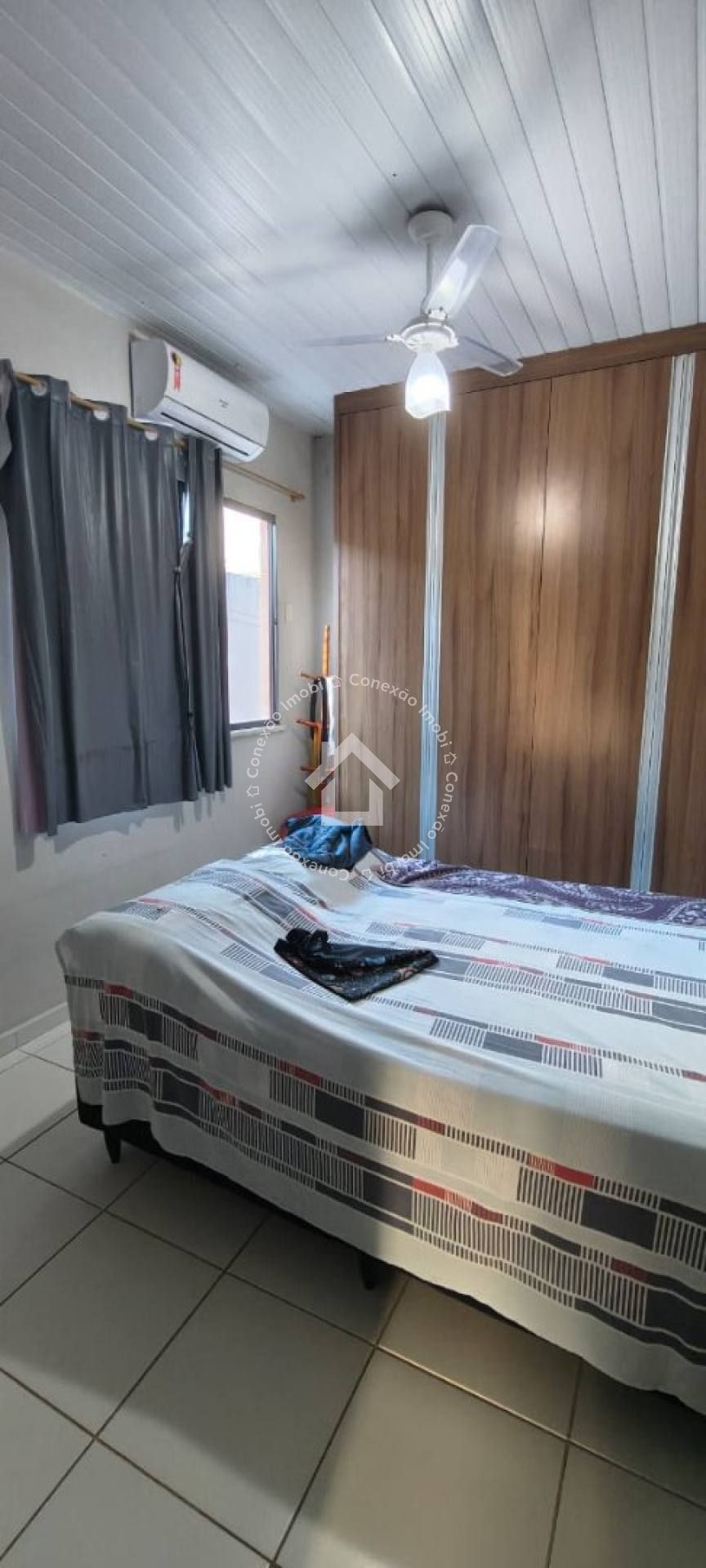 Casa à Venda na Aruana com 3 Quartos e Ampla Área