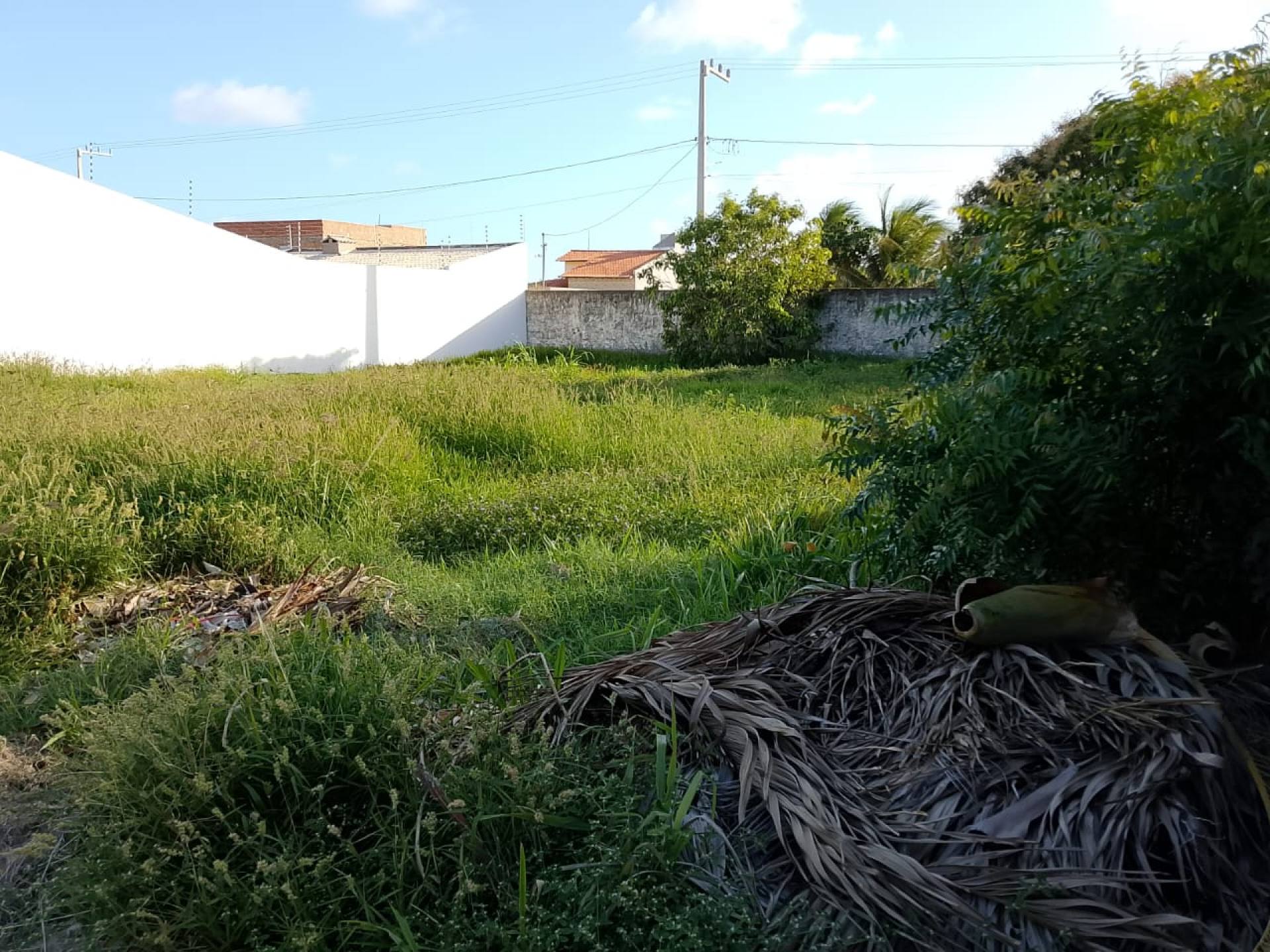 Lotes no condom. Caueira Beach. Proximo a praia