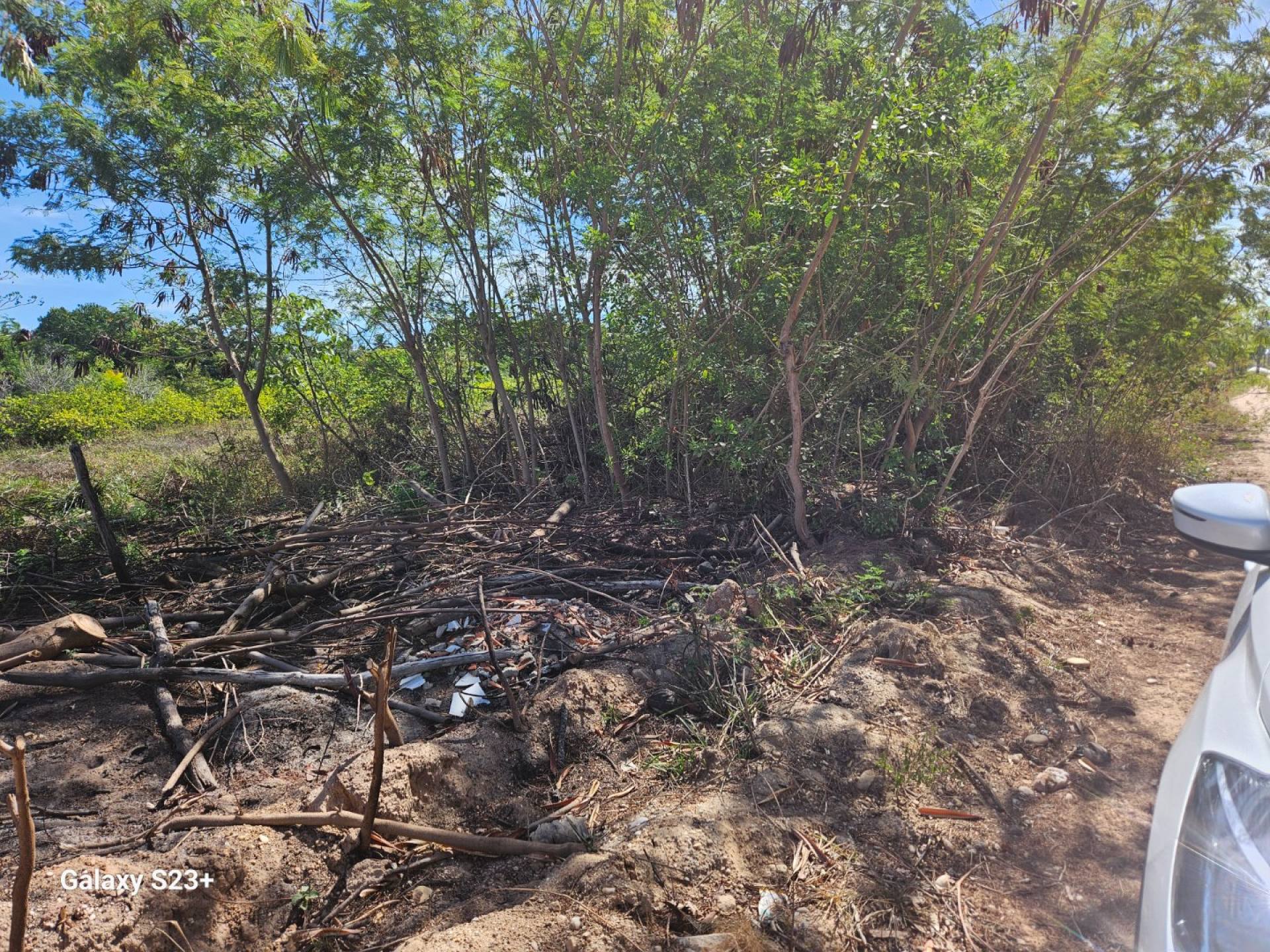 Lote de 1800 m2 no Robalo