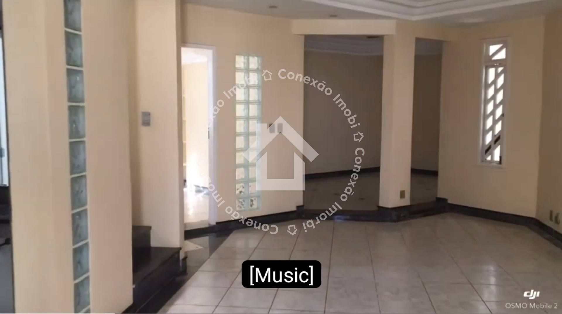 Excelente Casa à venda no Bairro Atalaia | Próxima à Praia e com Sala de Jogos