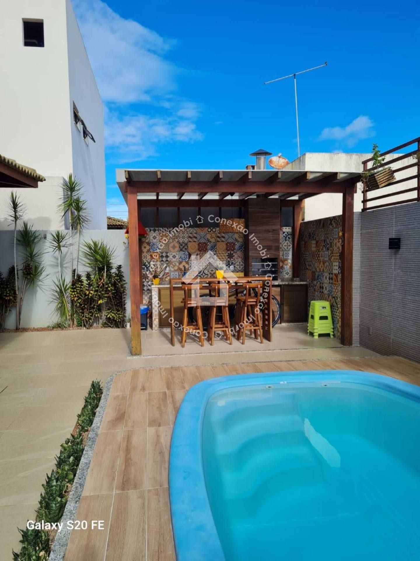 CASA ALTO PADRÃO À VENDA NO ALAMEDAS DO SOL ARUANA COM 4 QUARTOS, PISCINA E ÁREA GOURMET