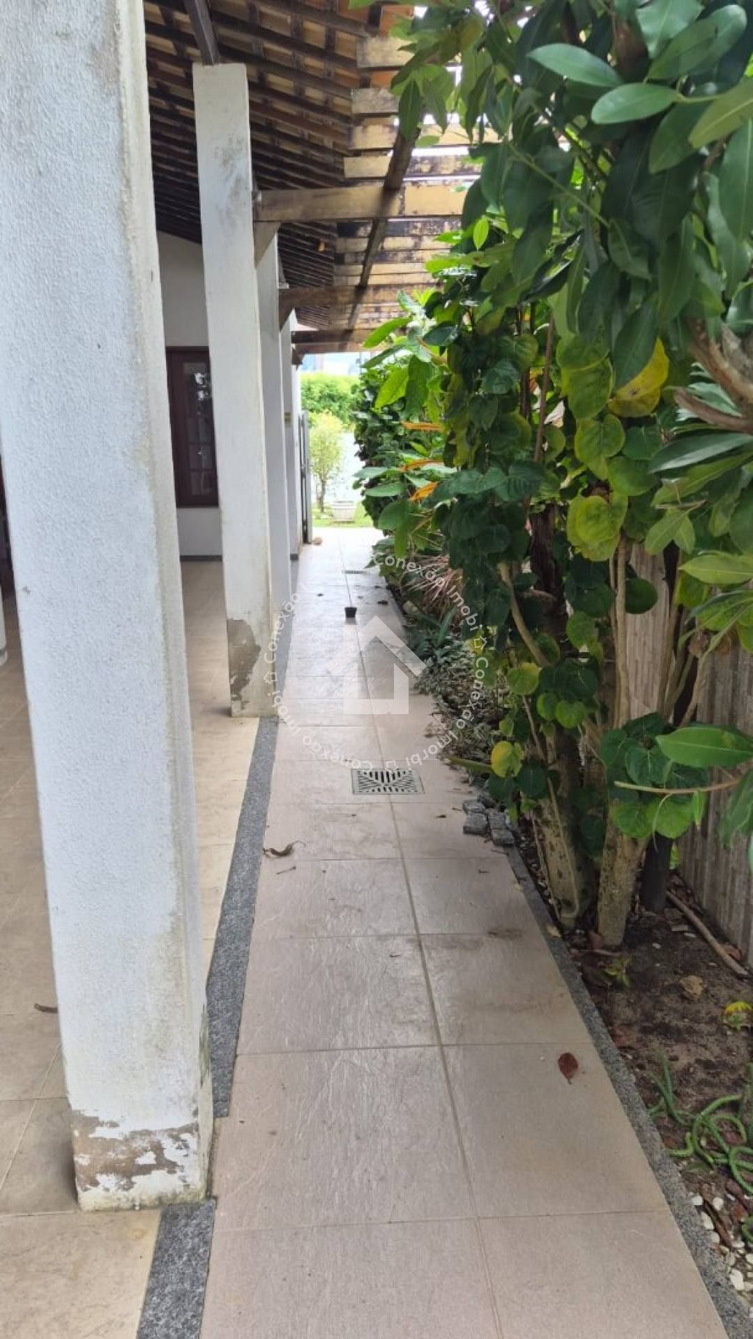 CASA À VENDA NO CONDOMÍNIO COSTA MARINA COM DOIS QUARTOS E 1 SUÍTE: