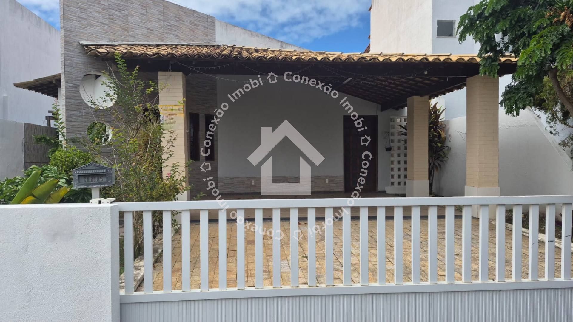 CASA À VENDA NO CONDOMÍNIO COSTA MARINA COM DOIS QUARTOS E 1 SUÍTE: